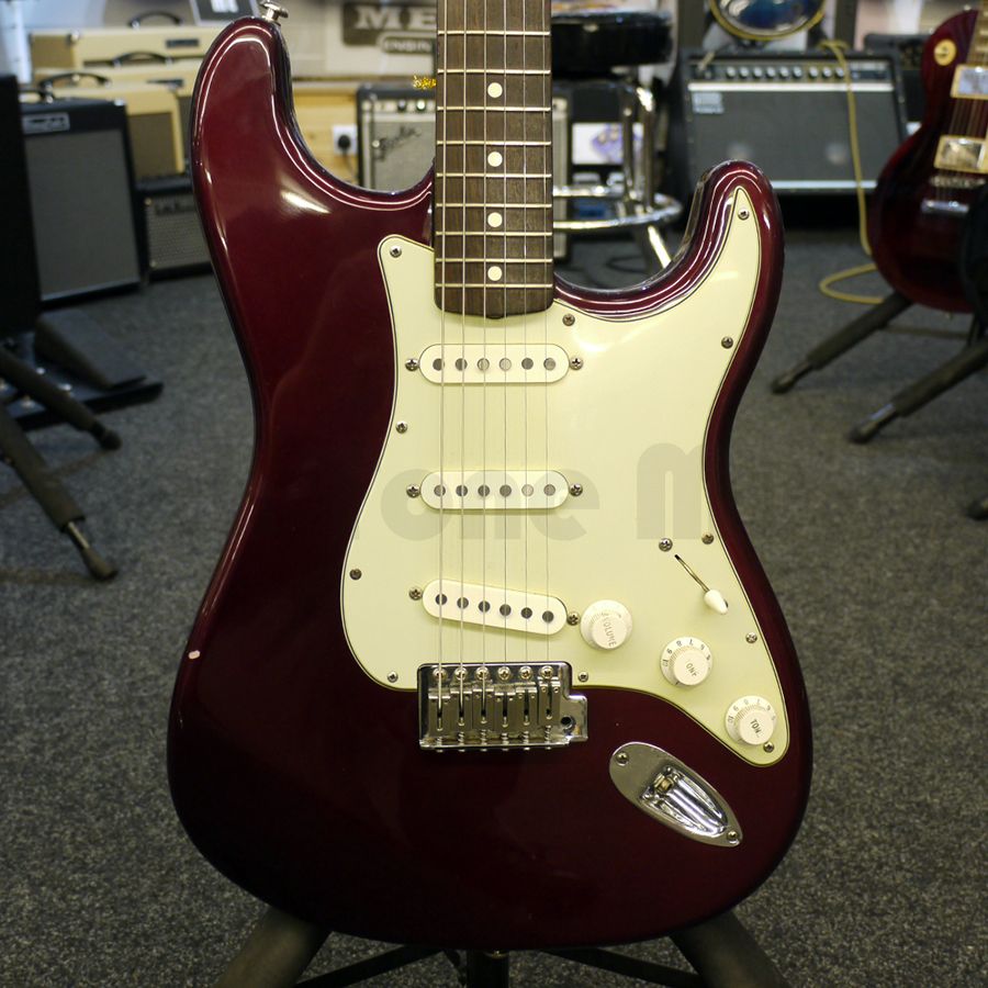 Fender Mexican Standard Stratocaster - Red - 2nd Hand | Rich Tone Music
