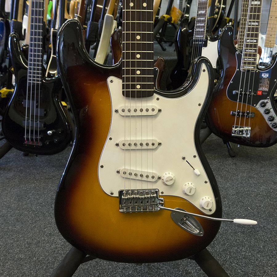 fender-mexican-standard-stratocaster-sunburst-2nd-hand-rich-tone