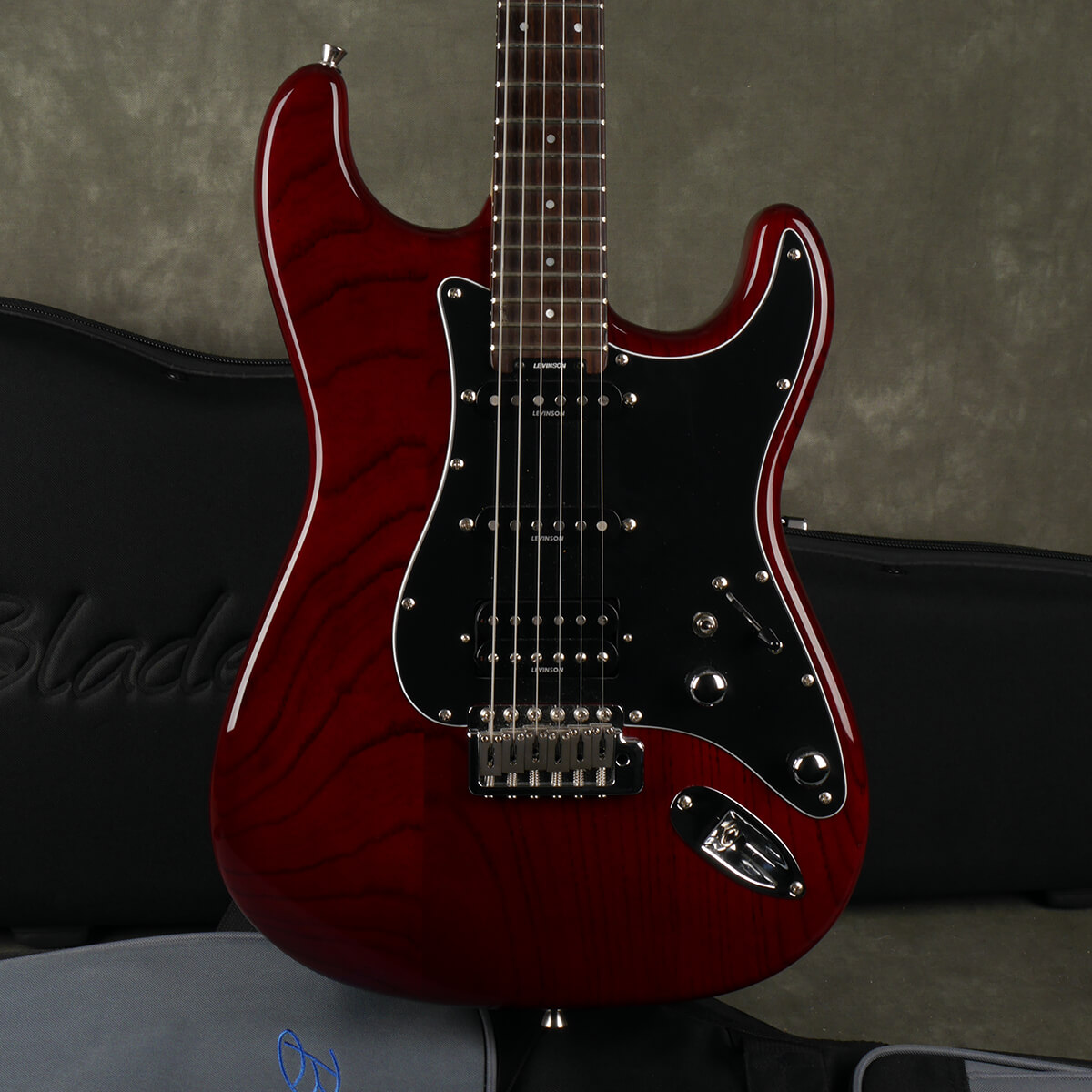 Levinson Blade RH2 Classic w/Hard Case 2nd Hand Rich Tone Music