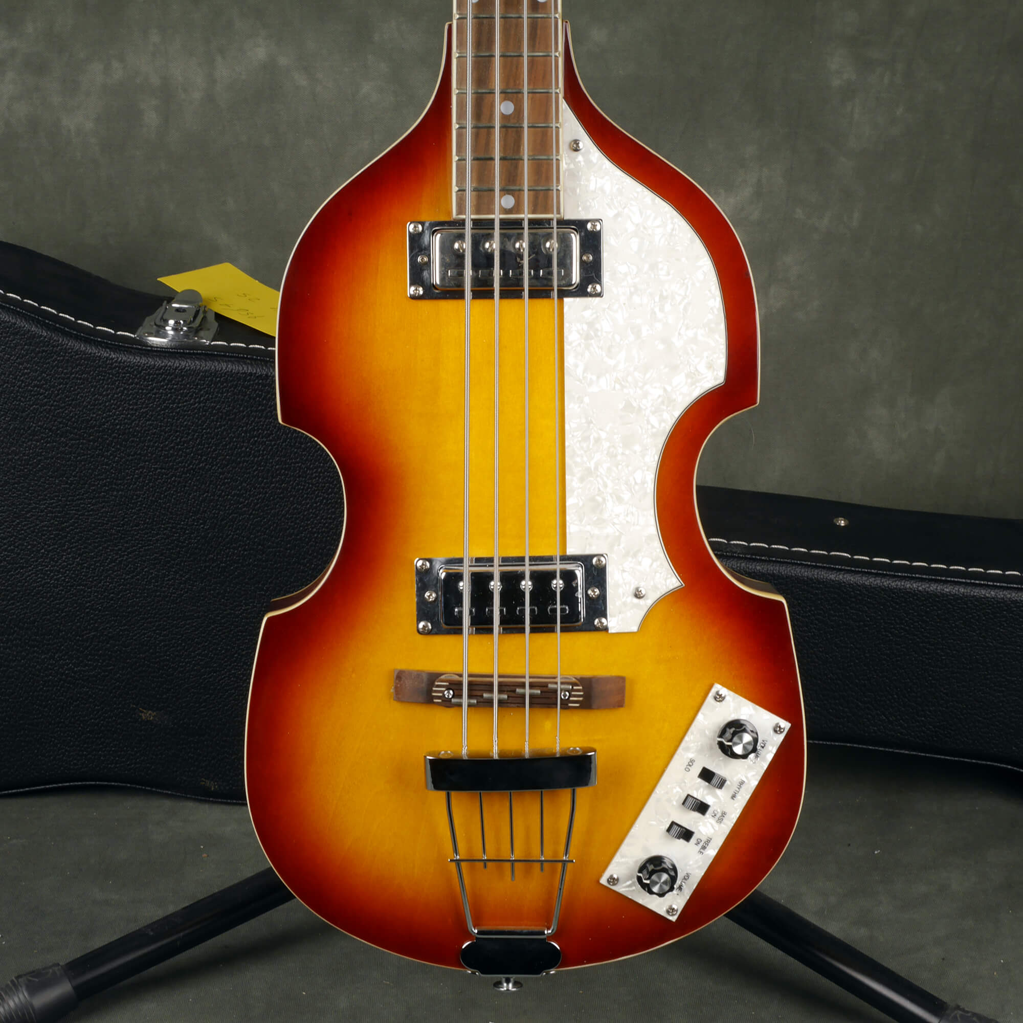 Classic The 25 Short Scale Violin Bass Sunburst w/Hard Case 2nd