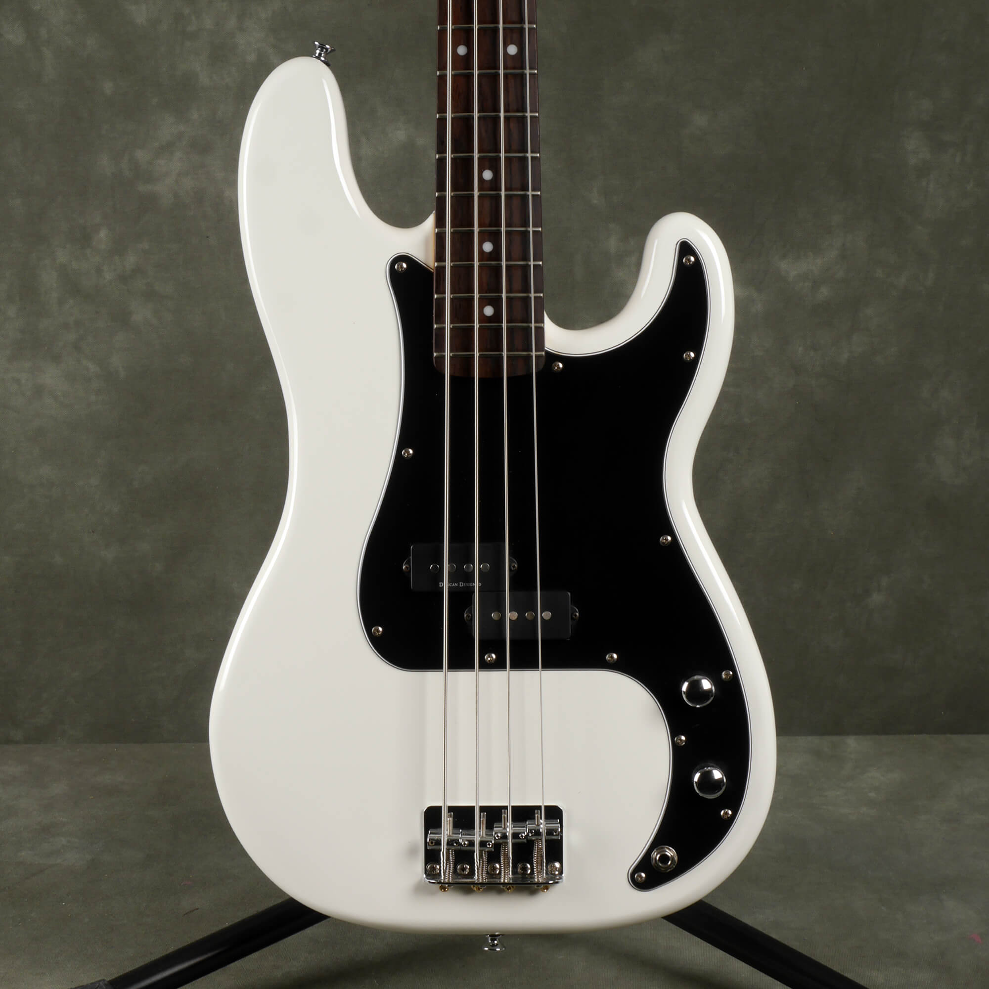 squier active jaguar bass