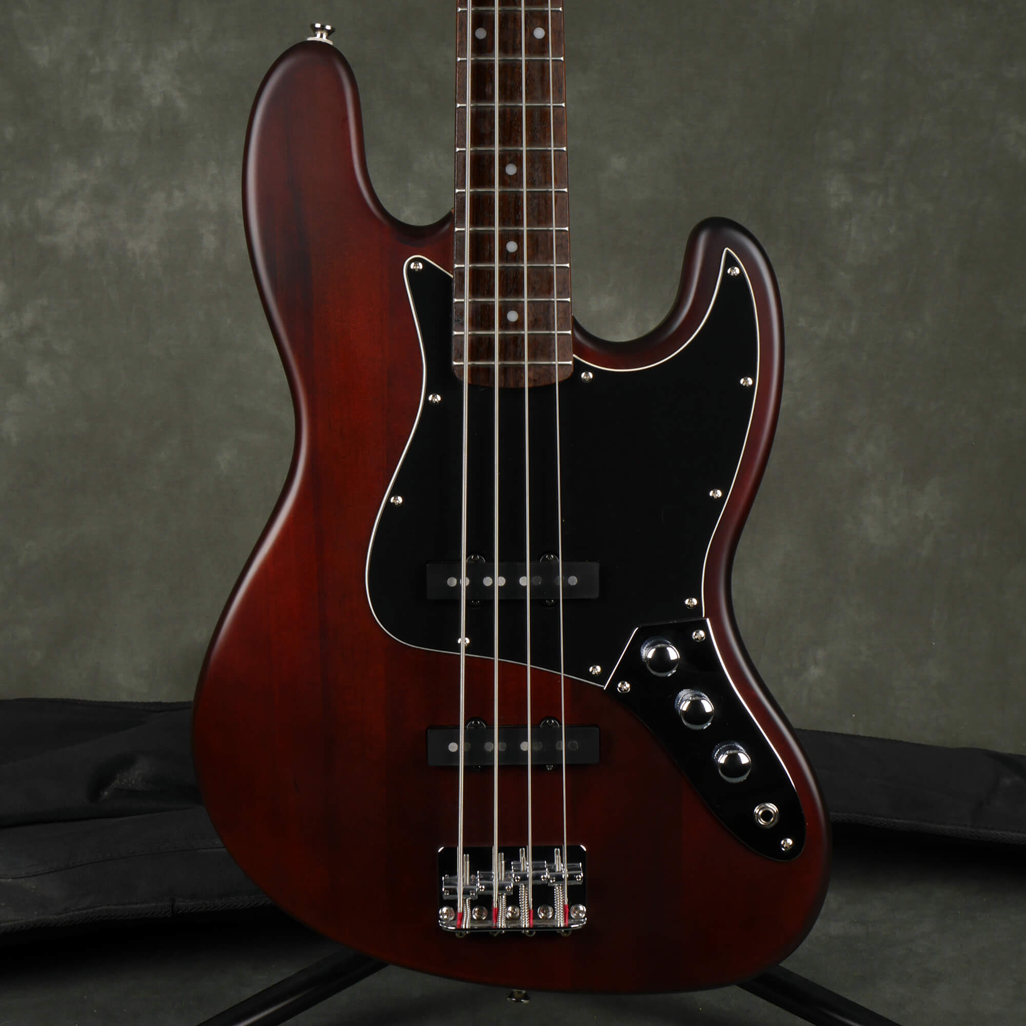Squier Standard Jazz Bass Walnut Satin w/Gig Bag 2nd Hand Rich
