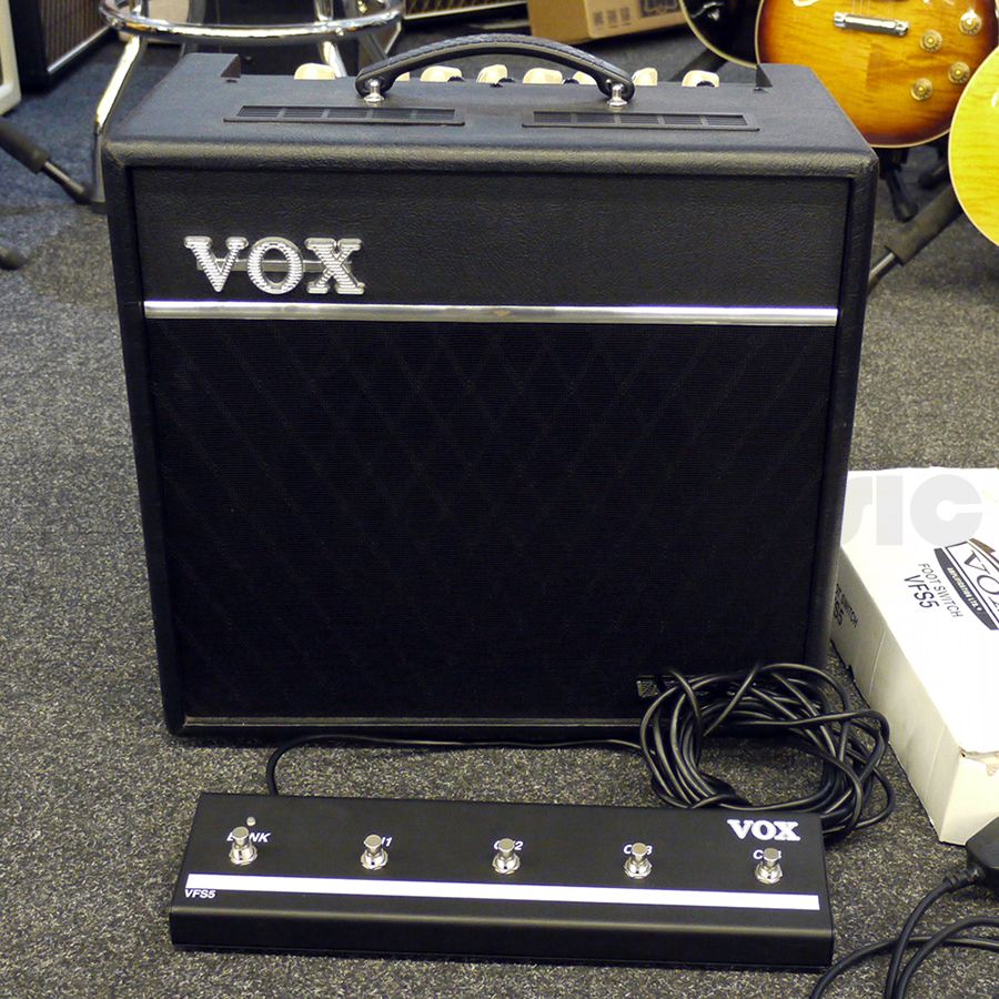 Vox Valvetronix VT80+ Combo Amp w/ VFS5 Footswitch - 2nd Hand | Rich