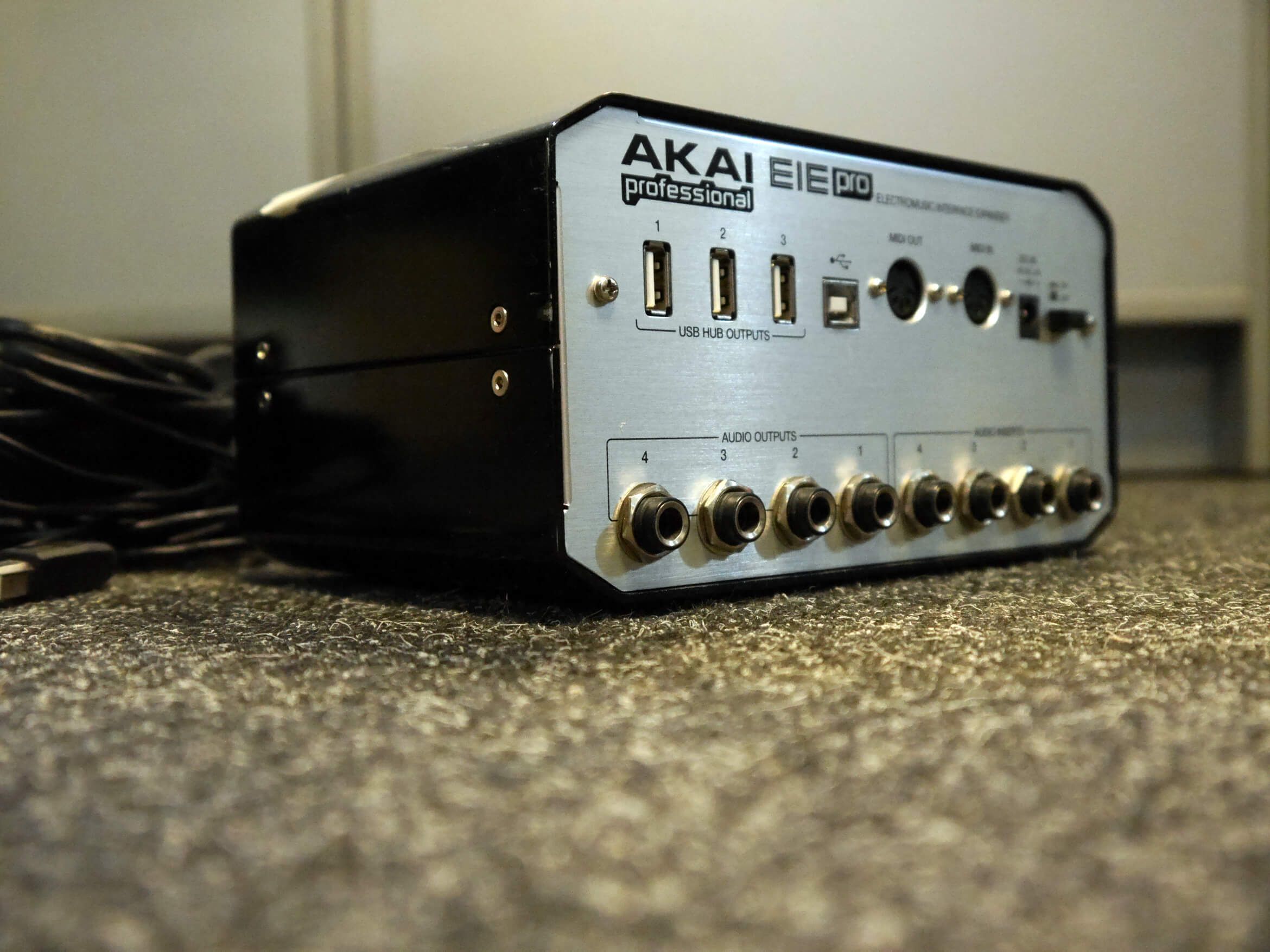 Akai les 32a64m прошивка usb