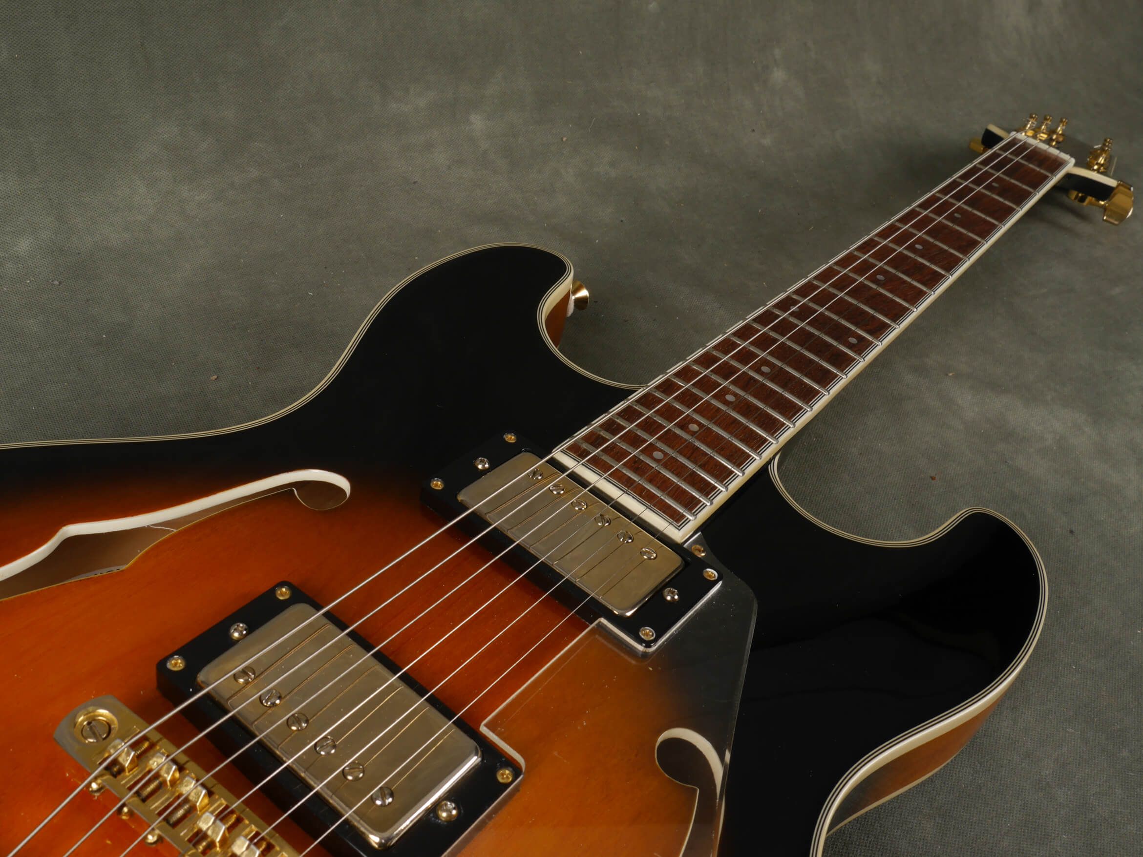 Aria Pro II TA61 SemiHollow Guitar Sunburst w/Hard Case 2nd Hand