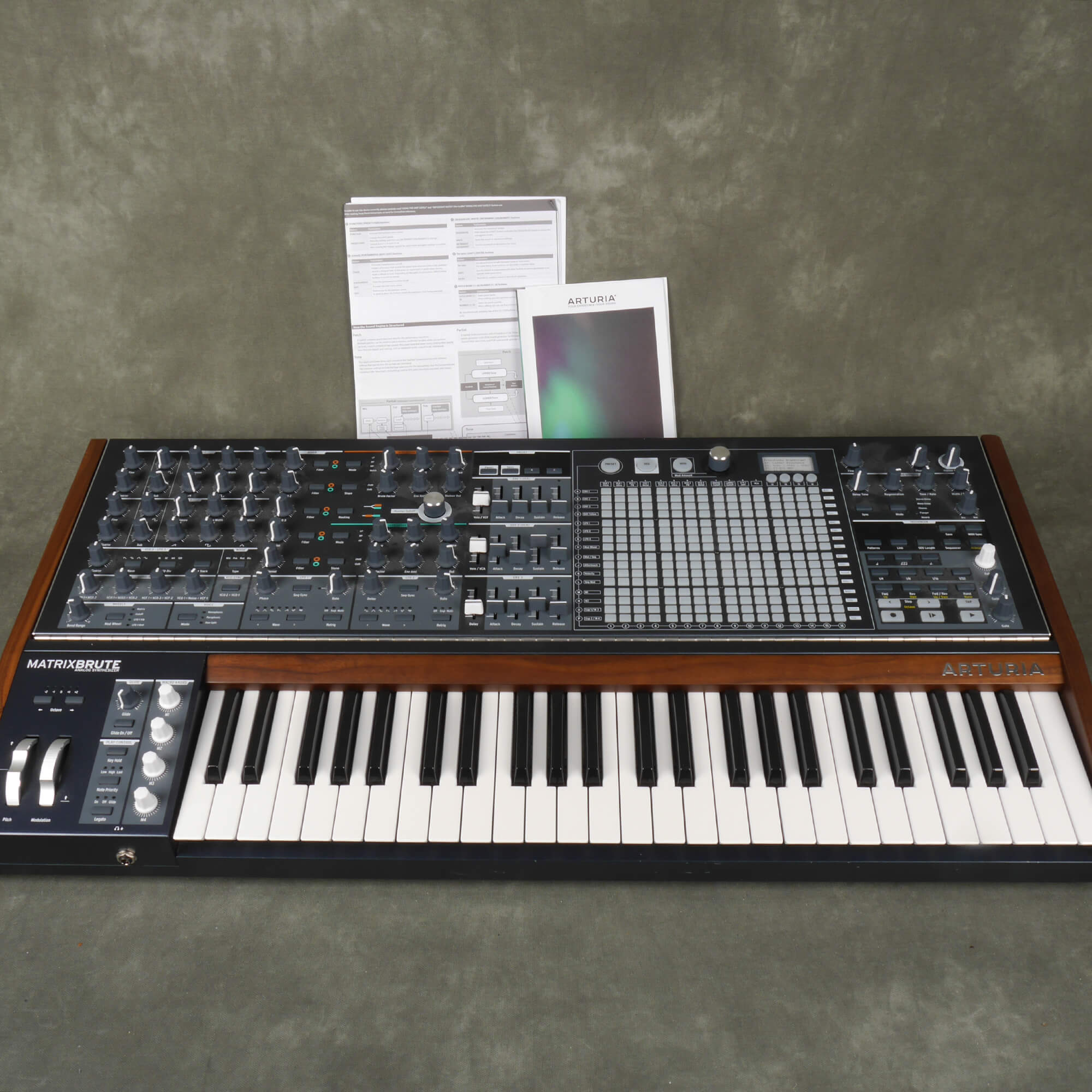 arturia matrixbrute arturia matrixbrute