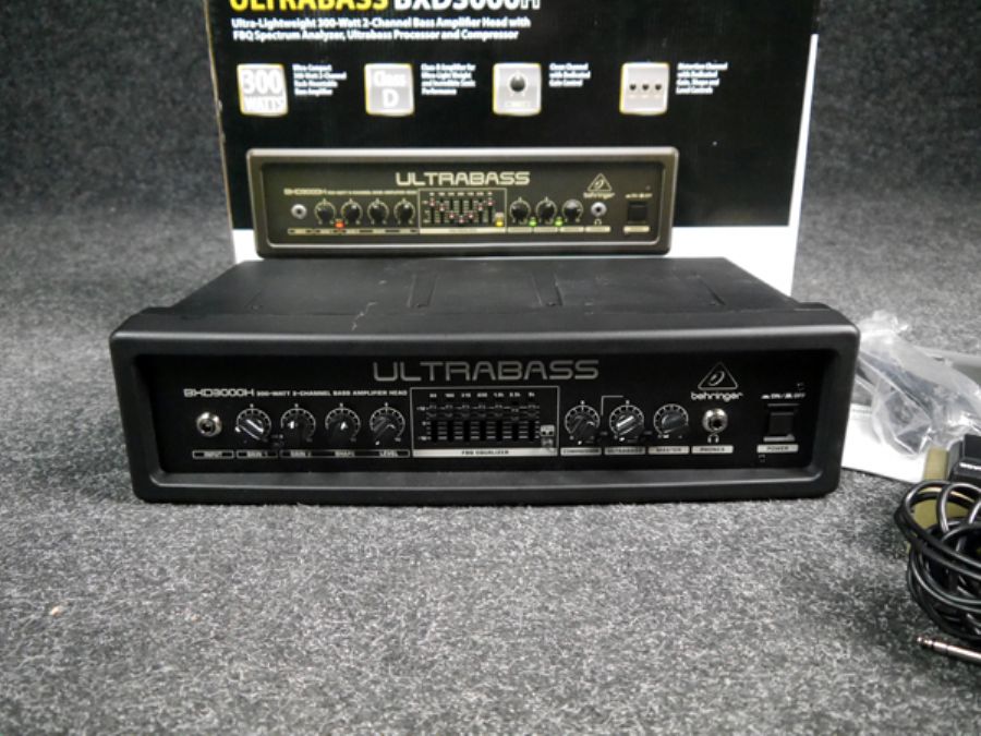 BEHRINGER BXD3000H ULTRABASS ベースアンプヘッド - 楽器/器材