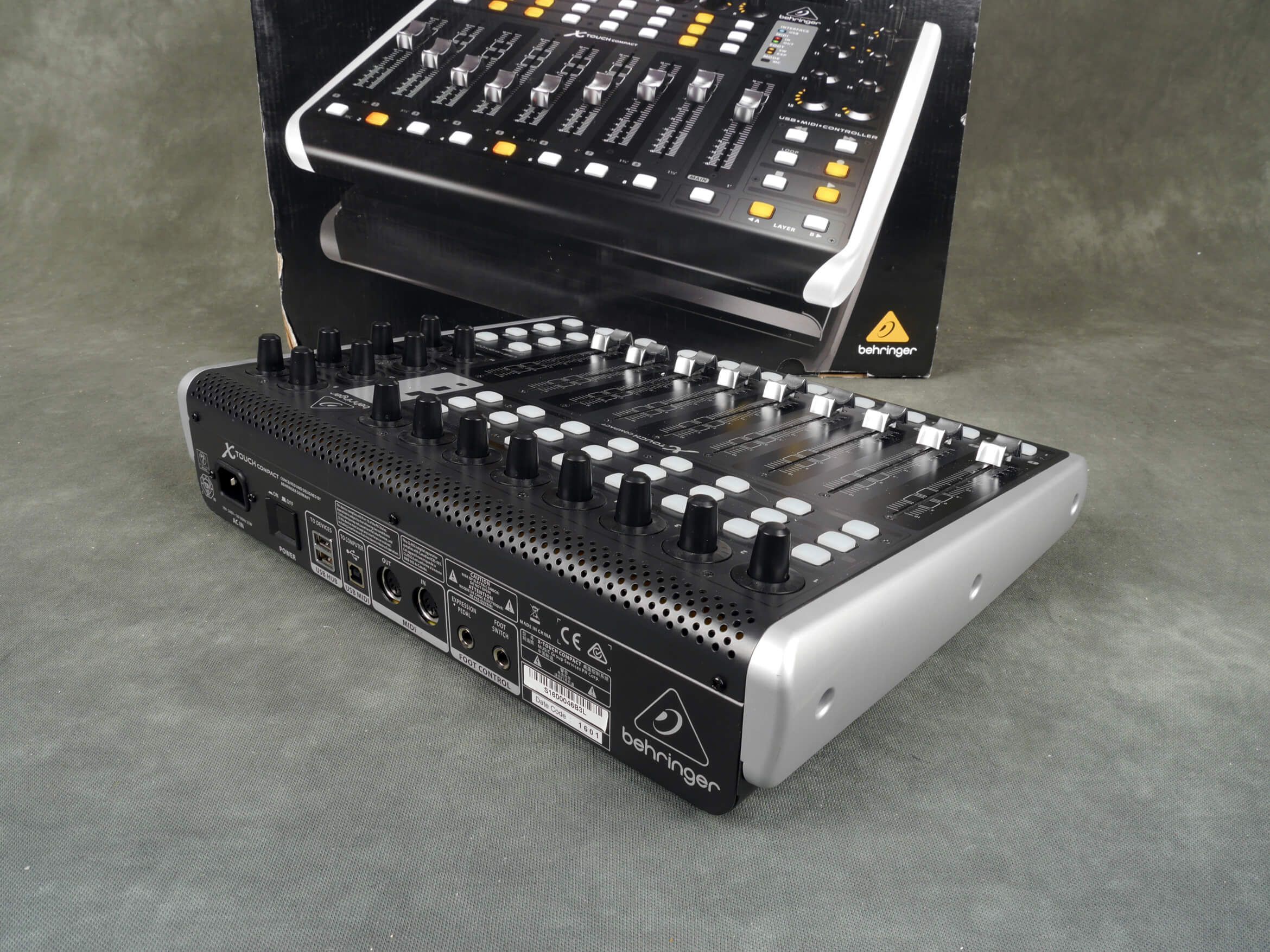 Behringer X Touch Compact Universal Control Surface w/Box 2nd Hand