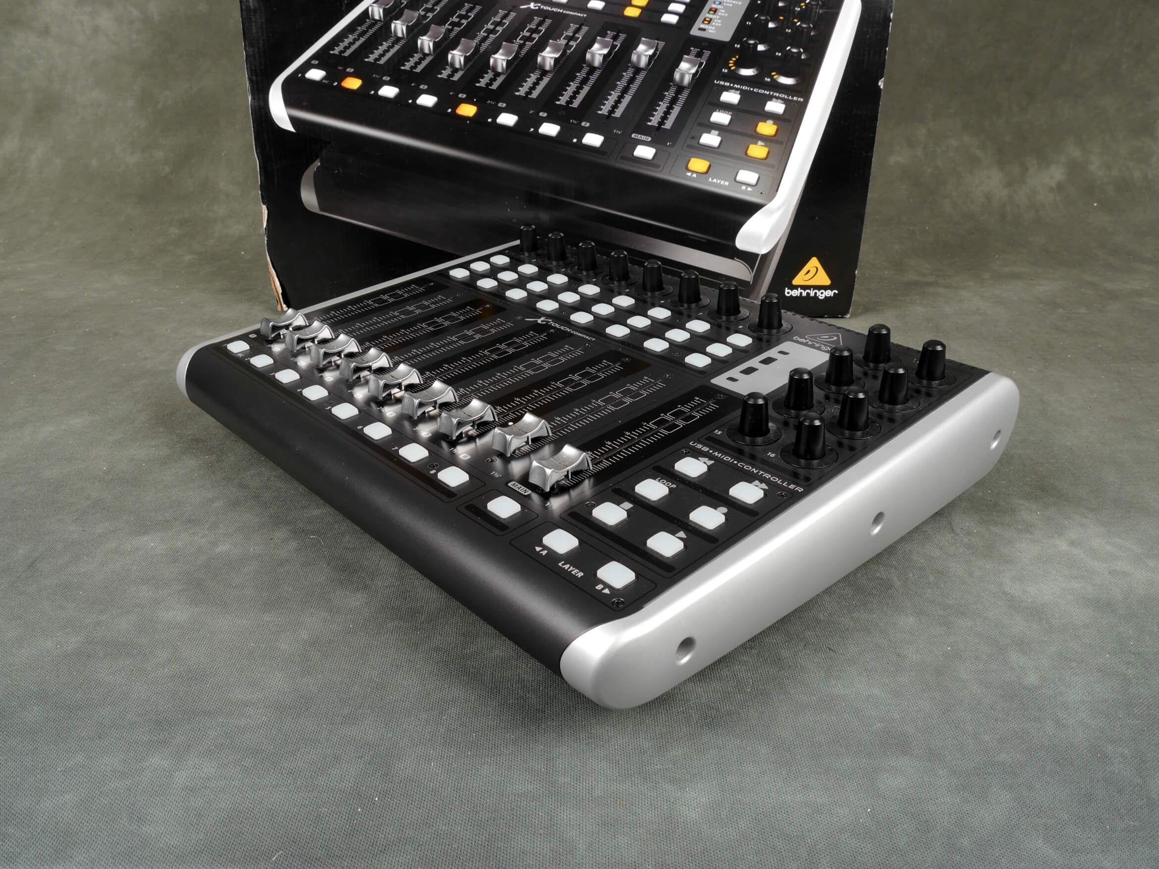 Behringer X Touch Compact Universal Control Surface w/Box 2nd Hand