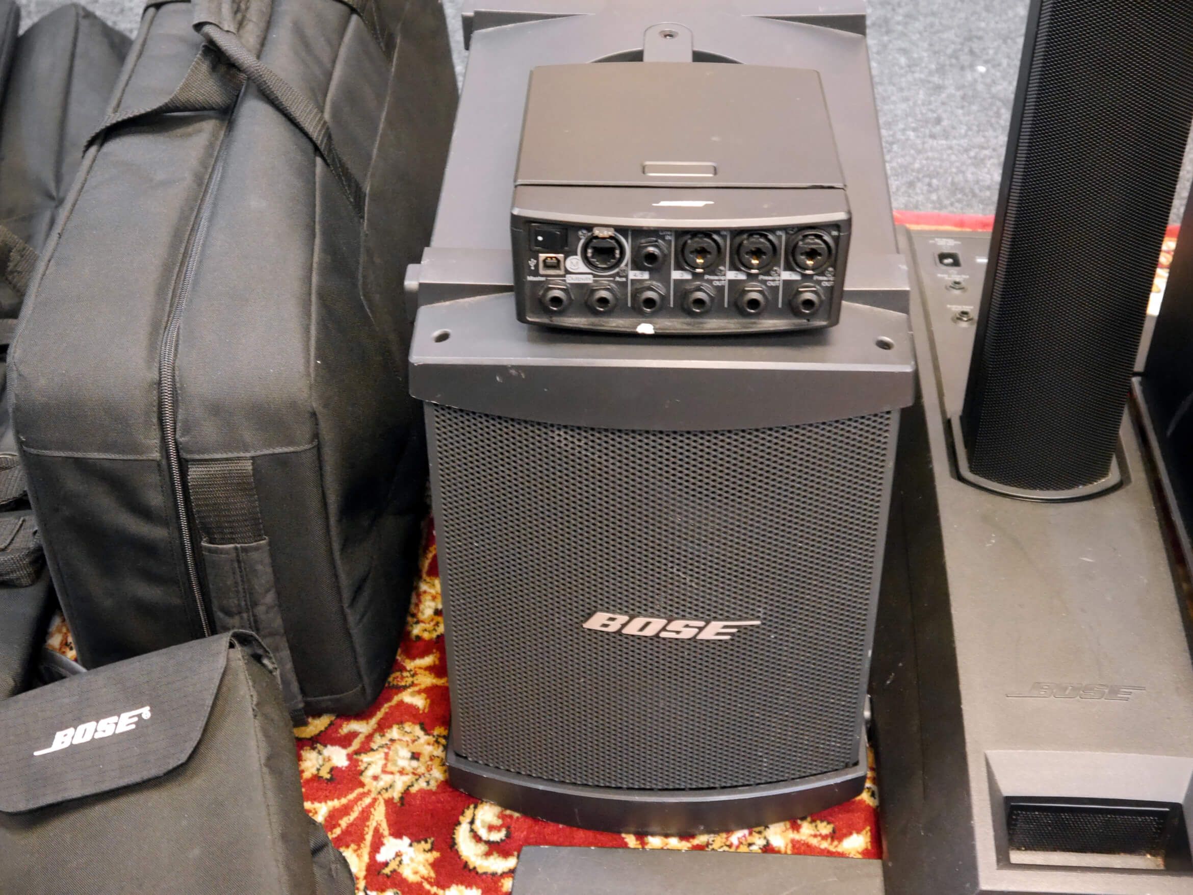 Bose L1 Model 2 with 2 B1 Bins and T1 Tonematch PA System w/Gig Bag