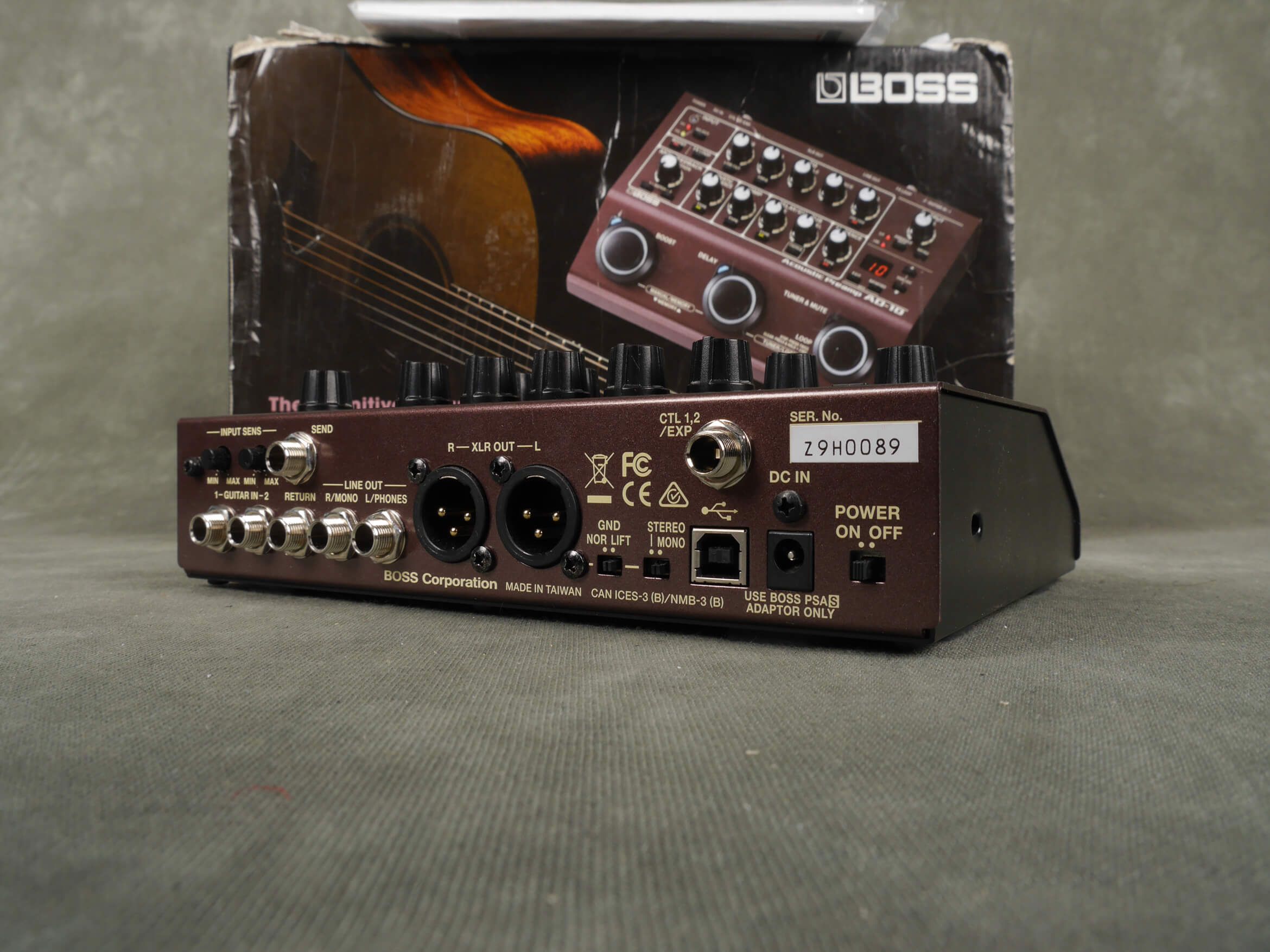 Boss AD10 Acoustic Preamp FX Pedal w/Box 2nd Hand Rich