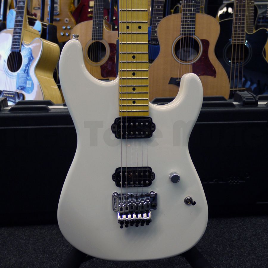 Charvel San Dimas White 2HH Made in Japan w/ Hard Case - 2nd Hand | Rich Tone Music