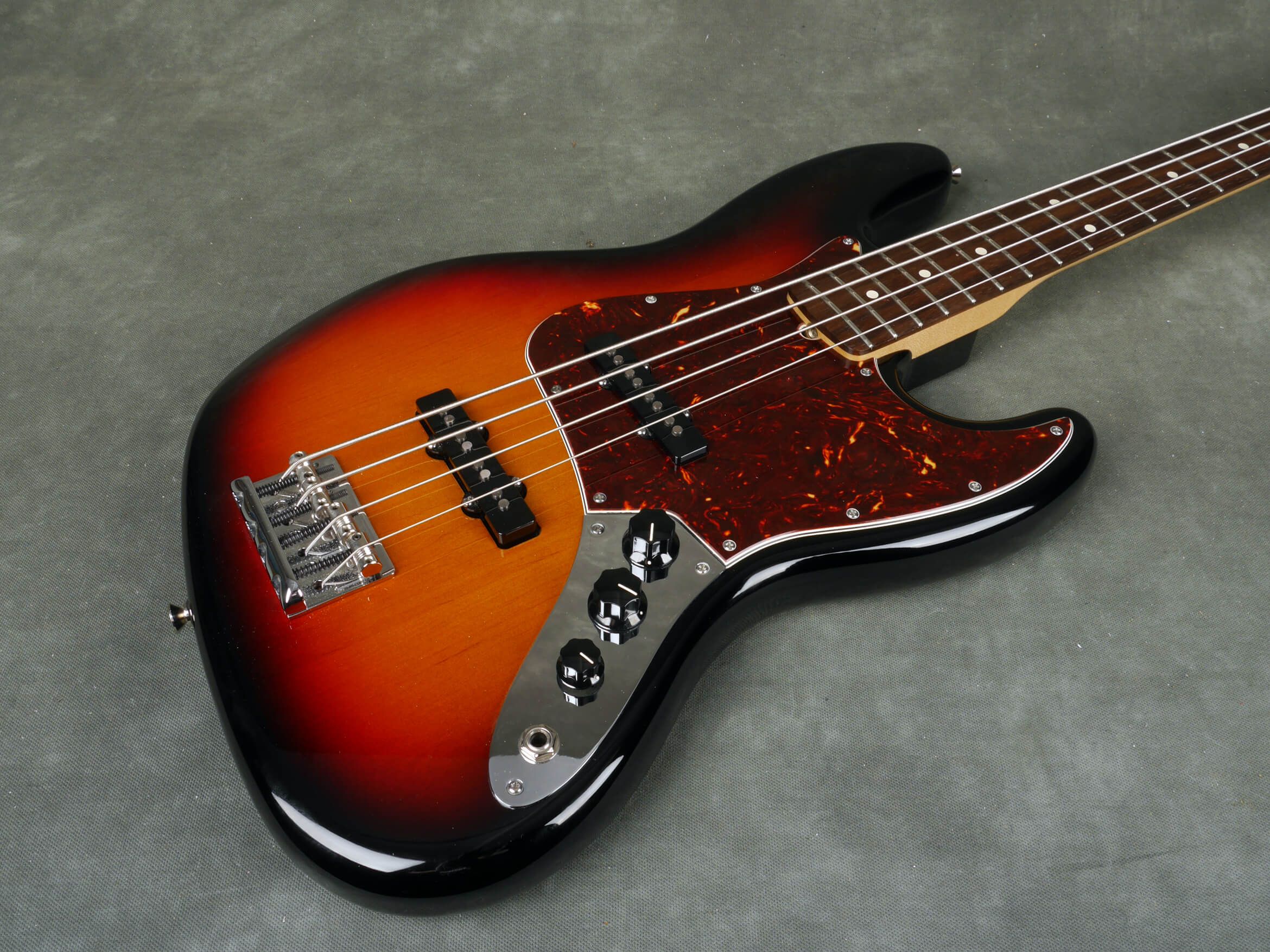 Fender USA Standard Jazz Bass Sunburst w/Hard Case 2nd Hand Rich
