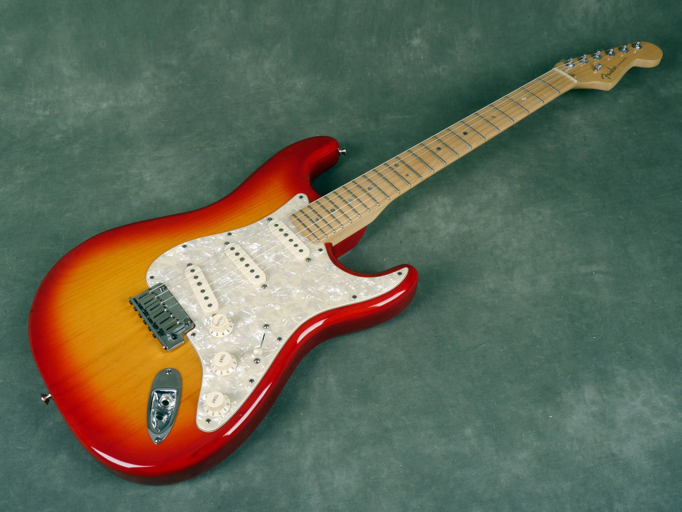 Fender American Deluxe Stratocaster Sienna Sunburst Whard Case 2nd Hand Rich Tone Music 1071