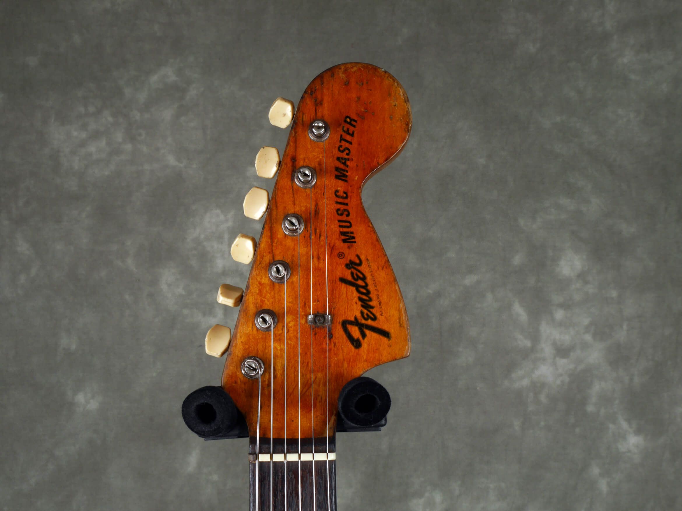fender musicmaster guitar dakota red