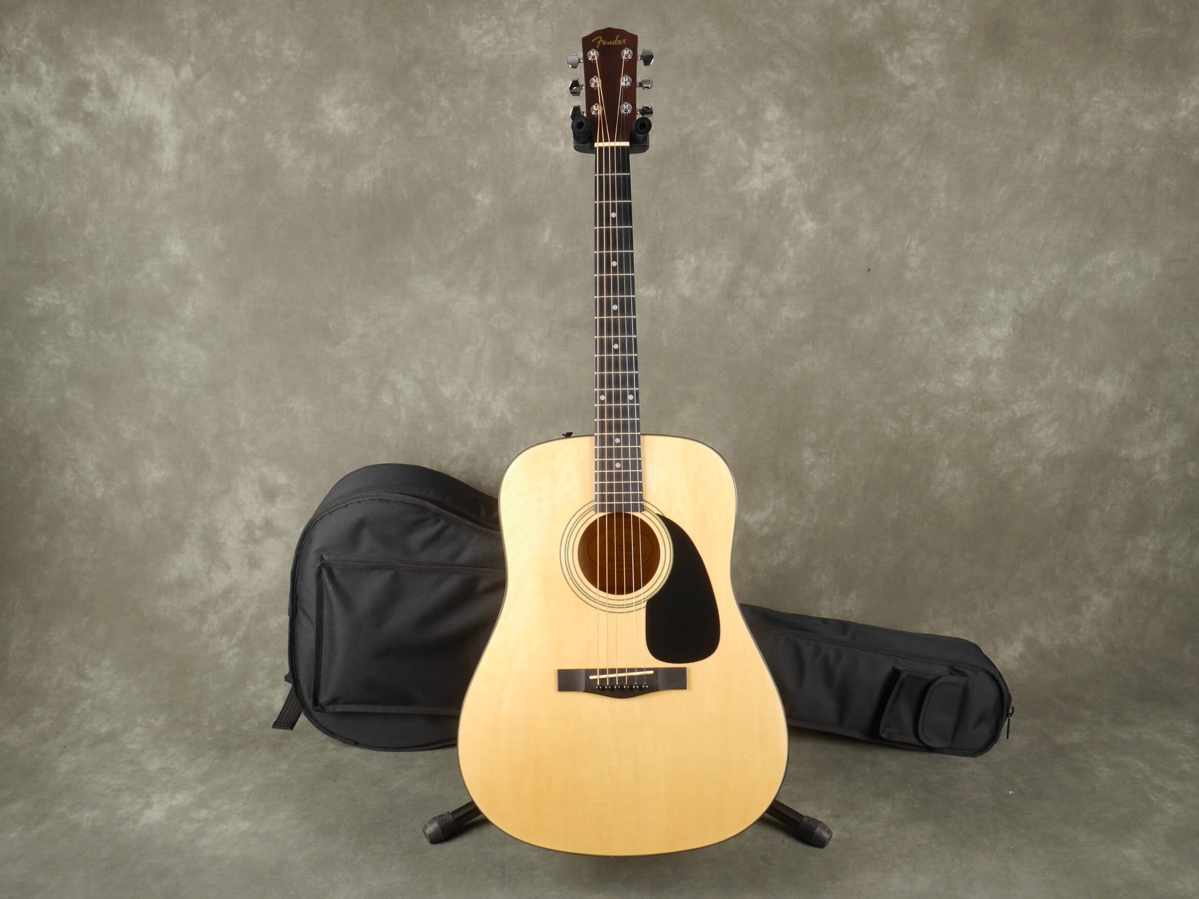 Fender DG5 Acoustic Guitar Natural w/Gig Bag 2nd Hand Rich Tone
