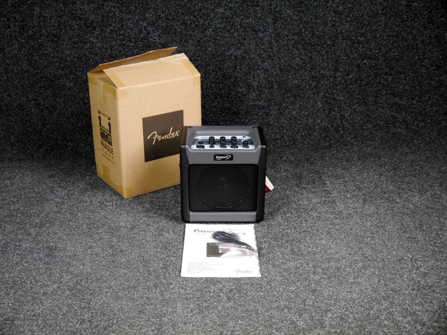 Fender Passport Mini PA System Battery Amplifier w/Box 2nd Hand