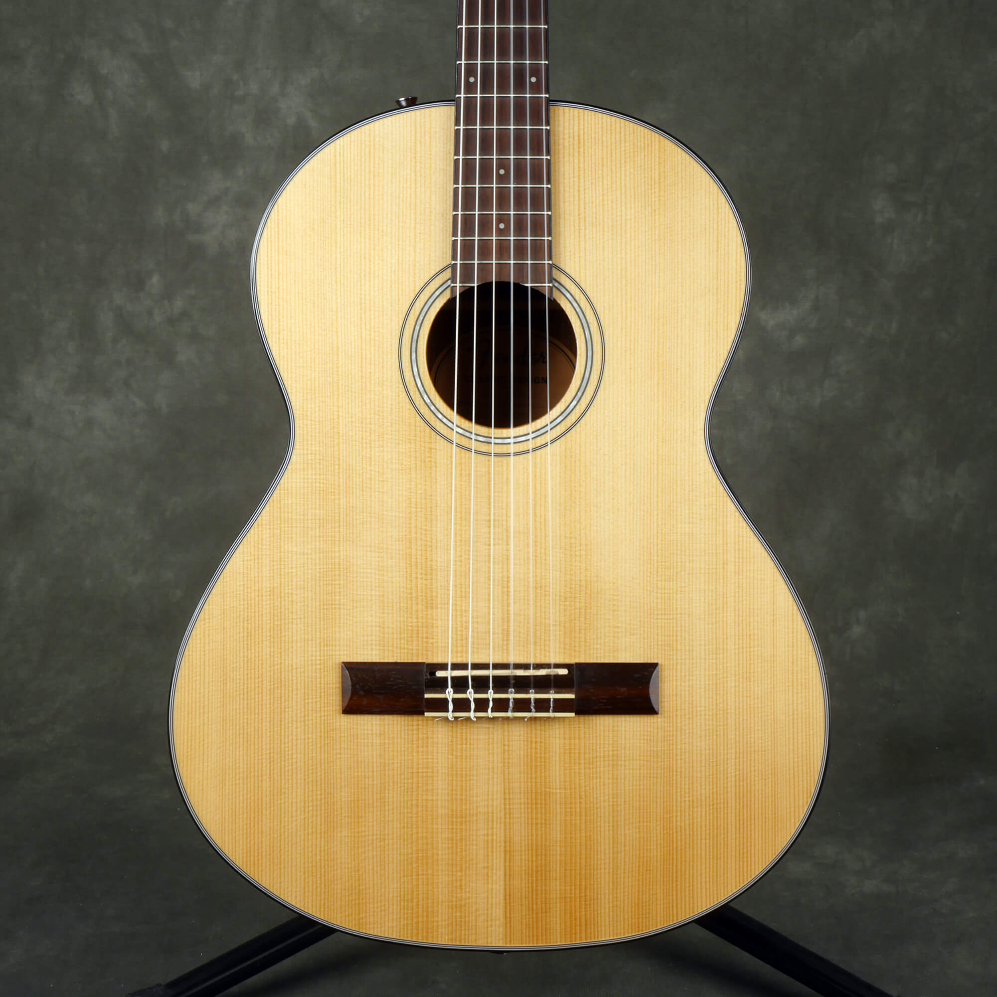 fender nylon string guitar review