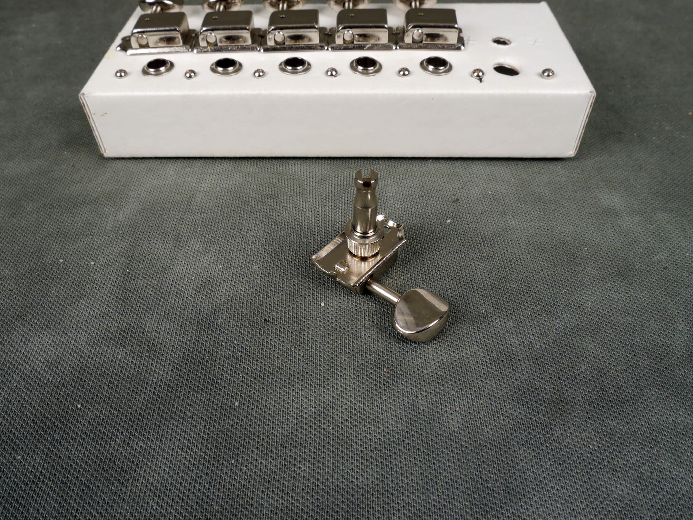 Fender American Vintage Machine Heads Chrome 2nd Hand Rich Tone Music