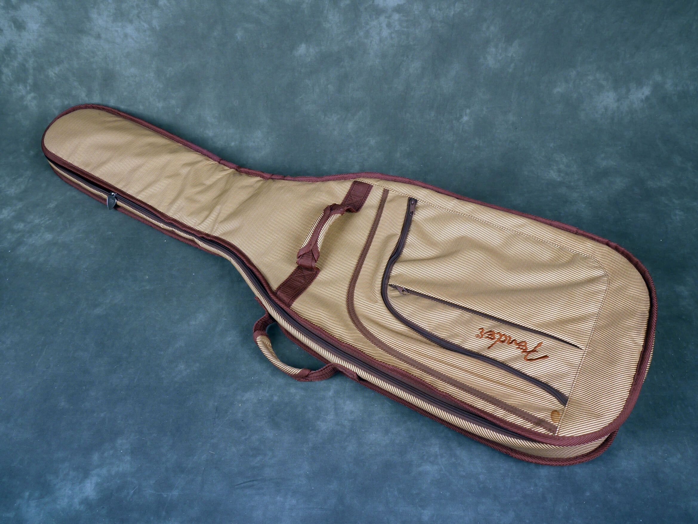 Fender Electric Bass Gig Bag Tweed w/Gig Bag 2nd Hand Rich Tone Music