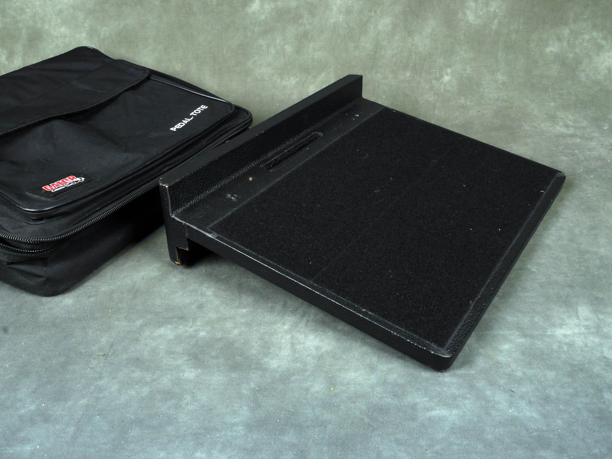 Gator Pedal Tote Pedal Board w/Soft Case 2nd Hand Rich Tone Music