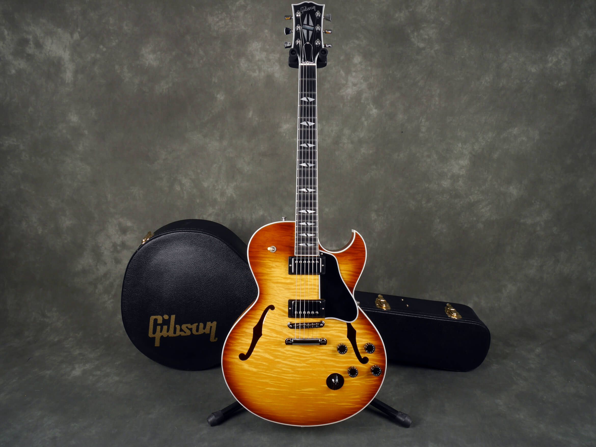 Gibson ES137 Custom SemiHollow Guitar Lightburst w/Hard Case 2nd
