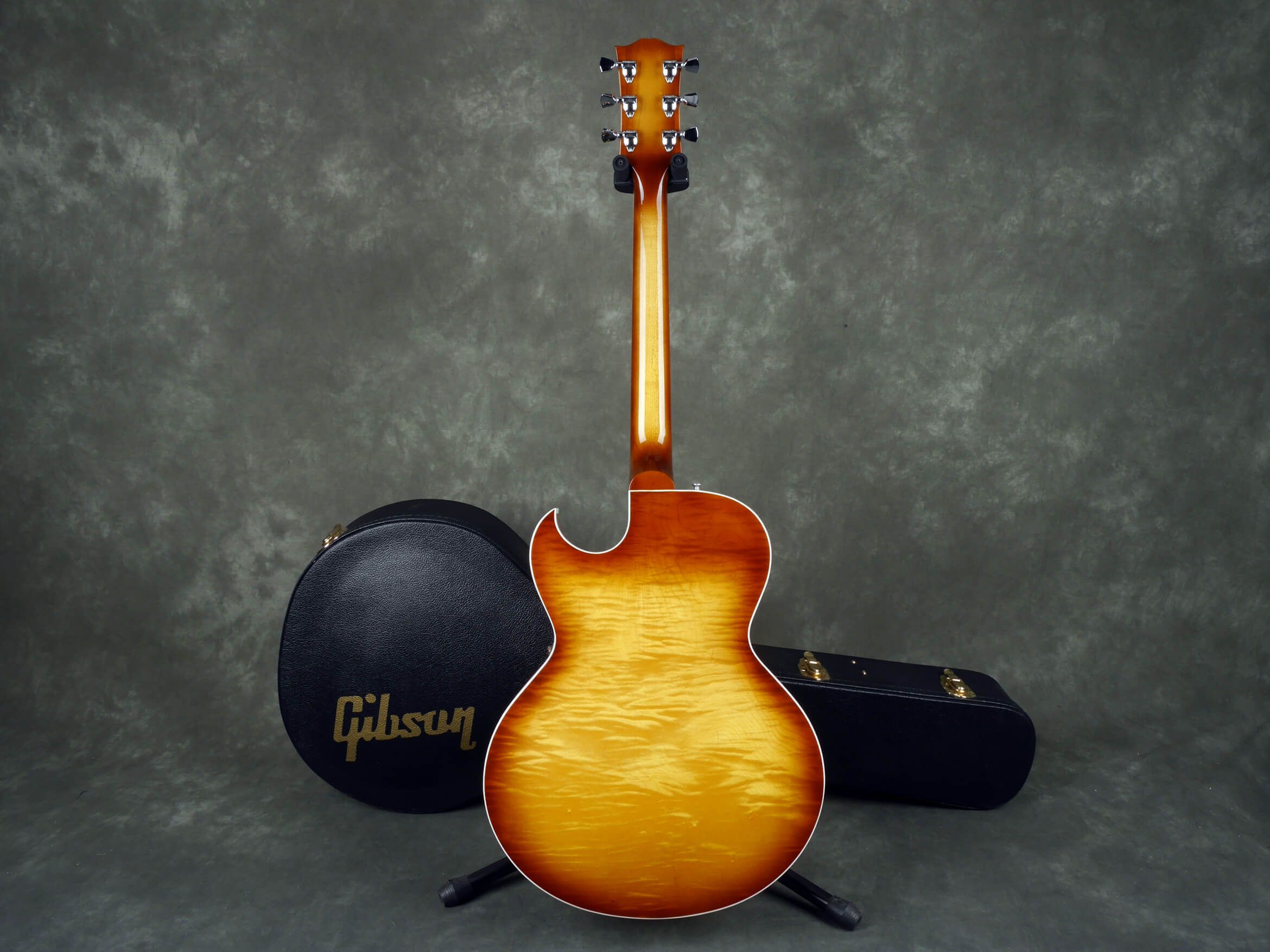 Gibson ES137 Custom SemiHollow Guitar Lightburst w/Hard Case 2nd