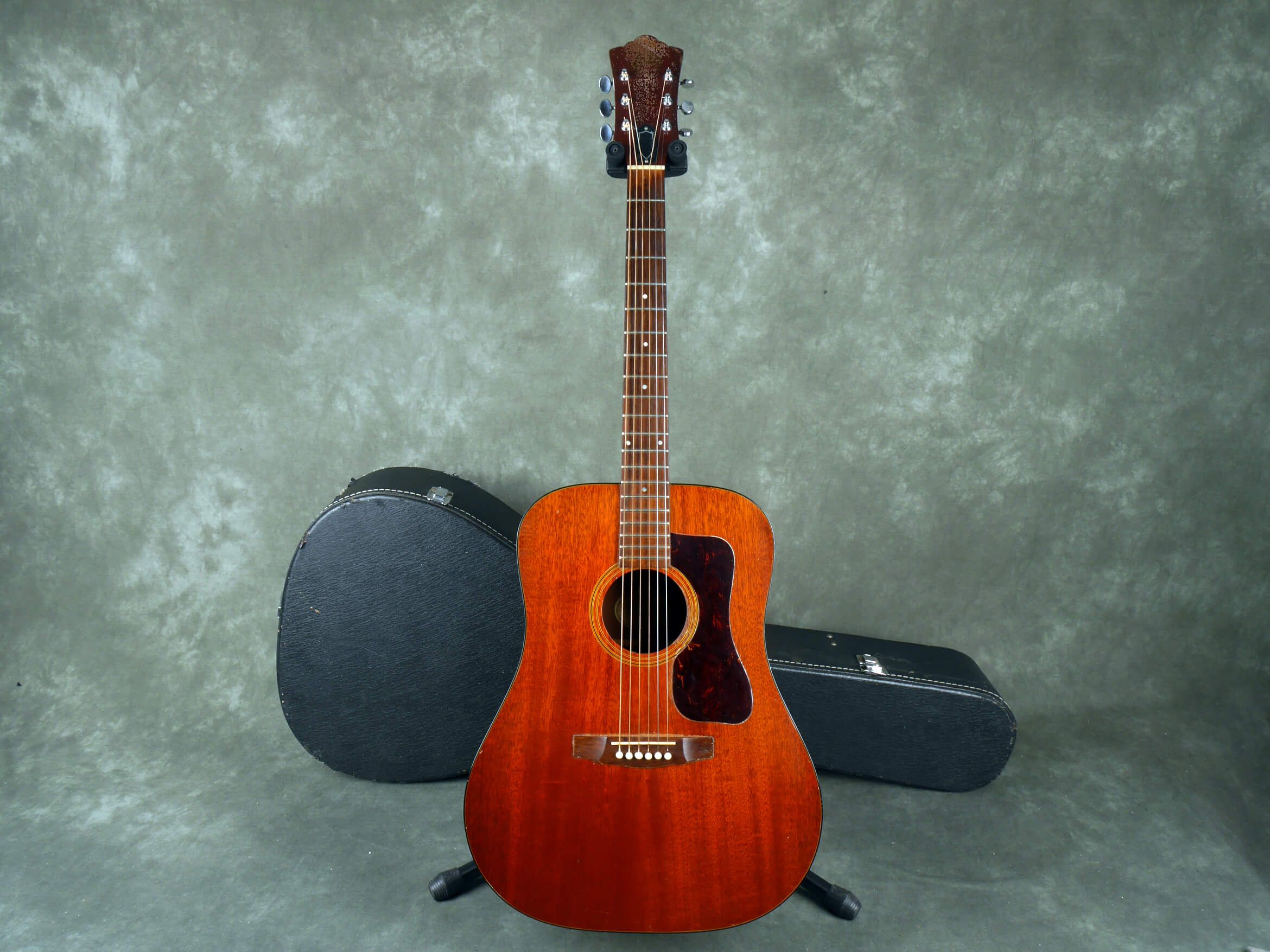Guild 1970 D25M Acoustic Guitar Natural Cherry w/Hard Case 2nd Hand