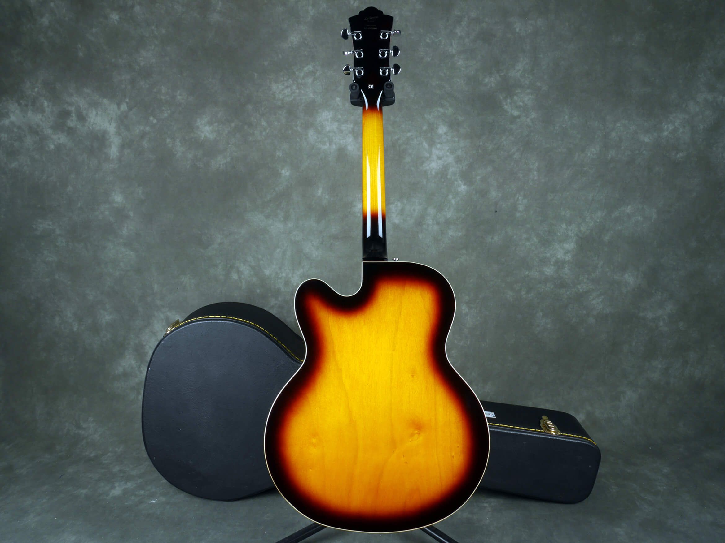 DeArmond X135 Archtop Jazz Guitar Sunburst w/Hard Case 2nd Hand