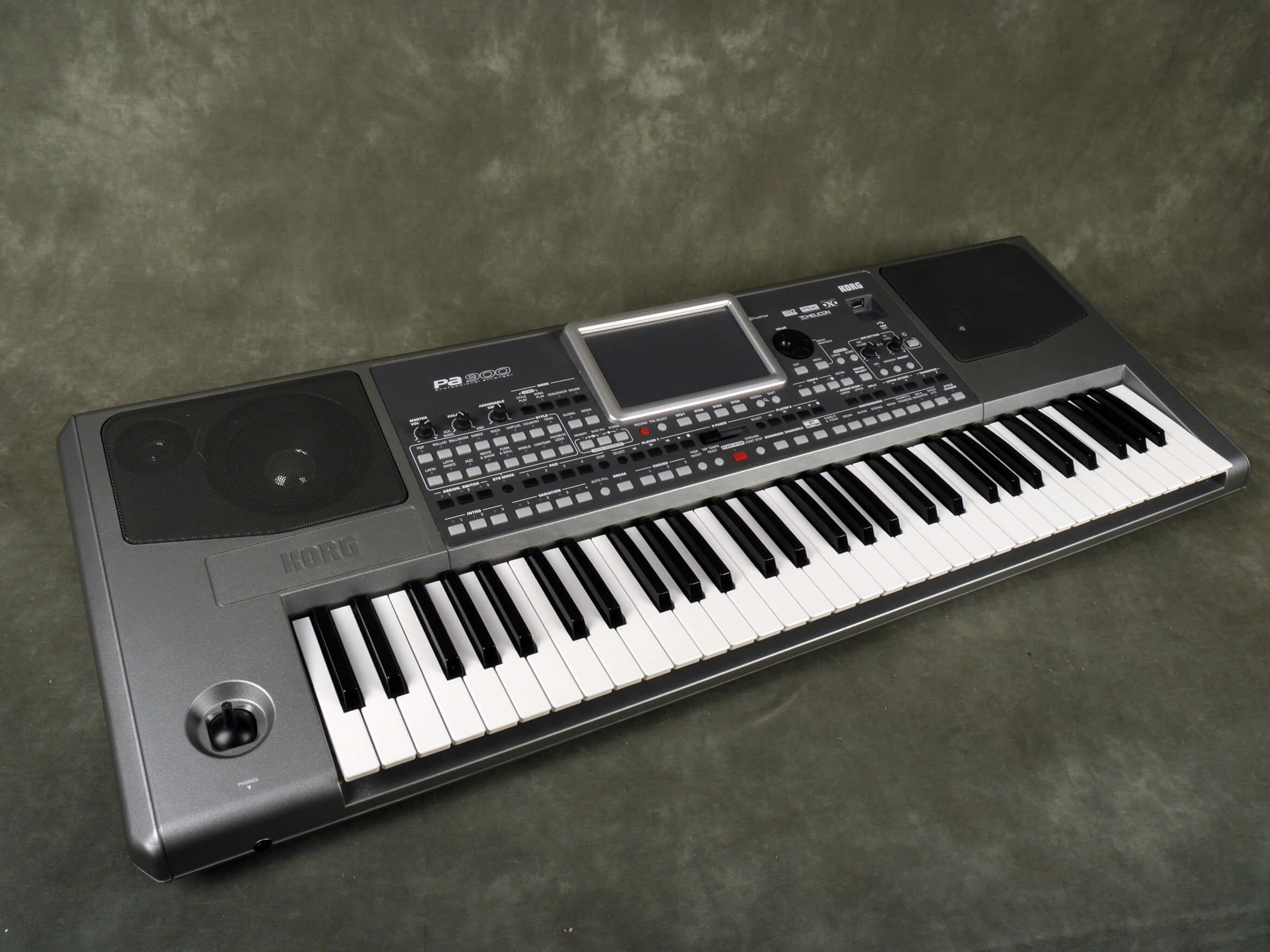 PA900 Arranger Keyboard w/Box & PSU 2nd Hand Rich Tone Music