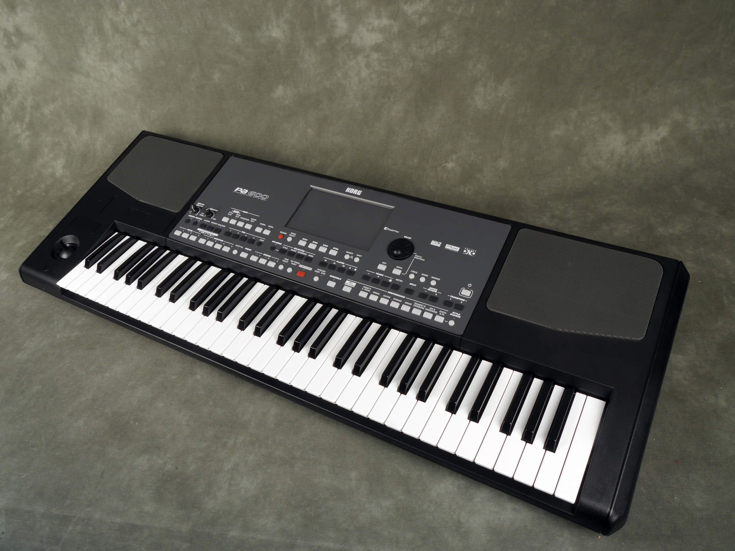PA600 Arranger Keyboard w/Box & PSU 2nd Hand Rich Tone Music