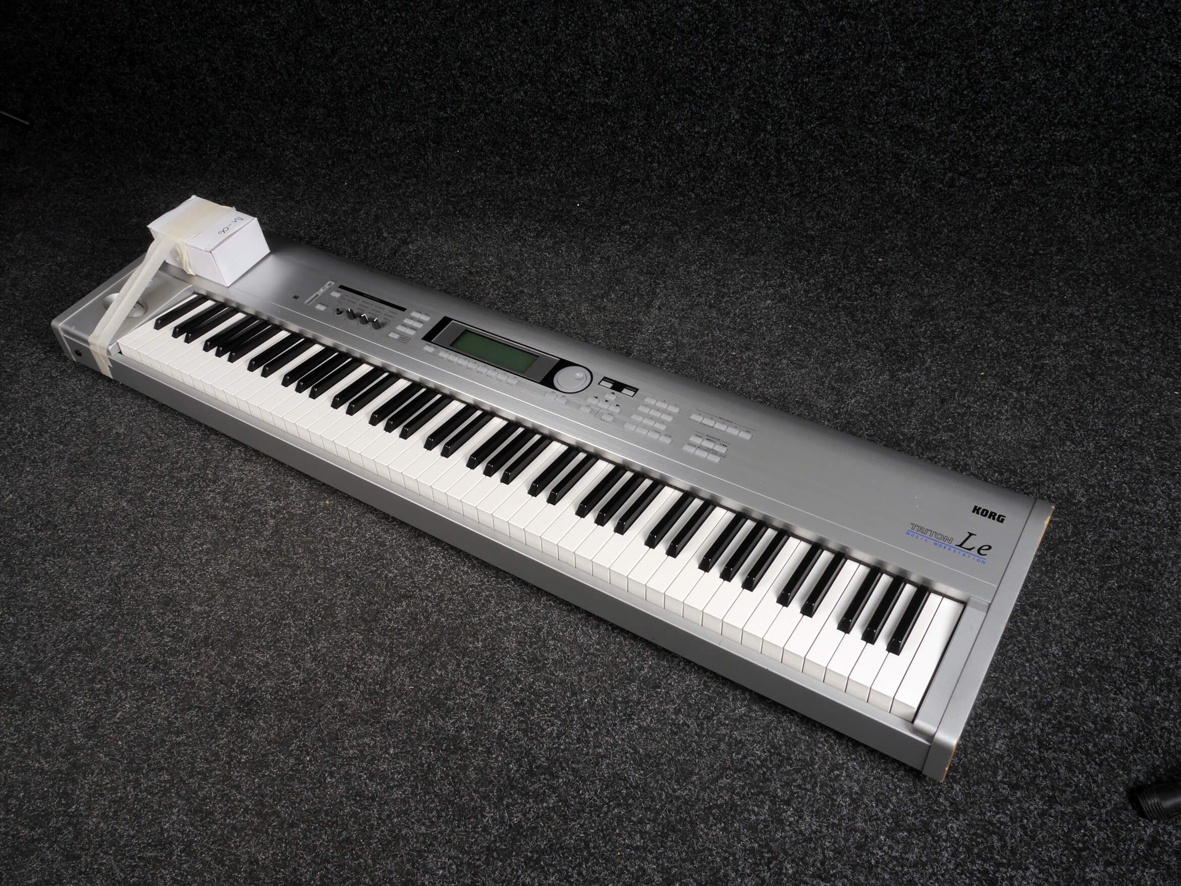 Triton LE 88 w/PSU **UK SHIPPING ONLY** (M6) 2nd Hand Rich