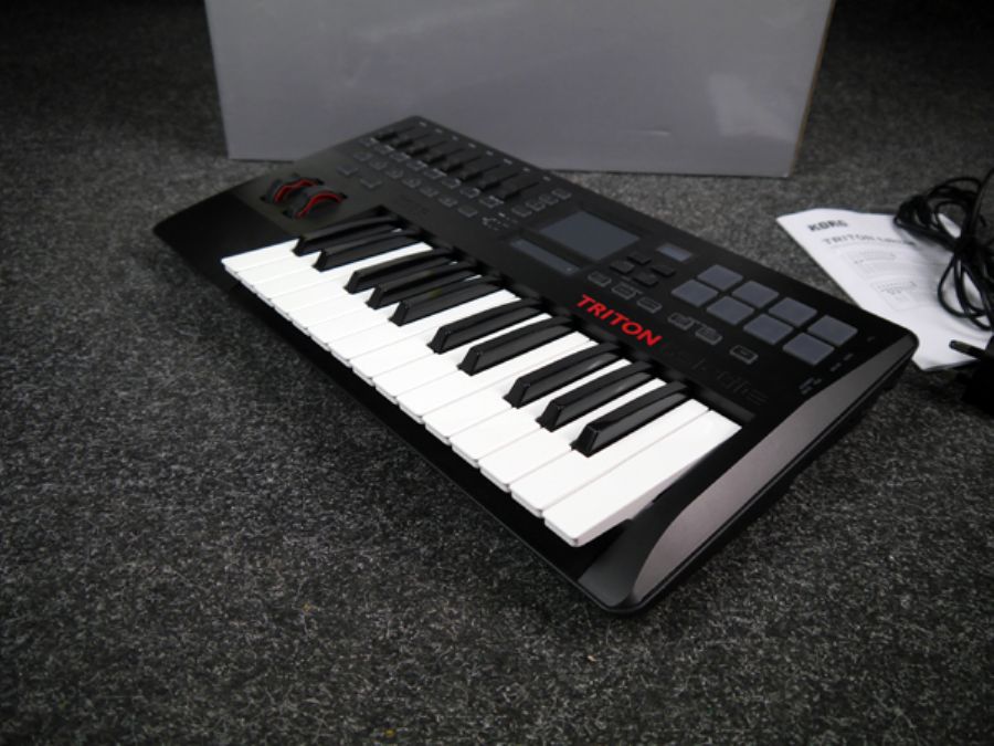 Korg Triton Taktile 25 Controller Keyboard w/Box & PSU - 2nd Hand
