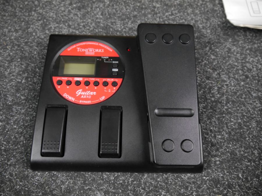 AX1G MultiEffects Guitar FX Pedal w/Box 2nd Hand Rich Tone Music