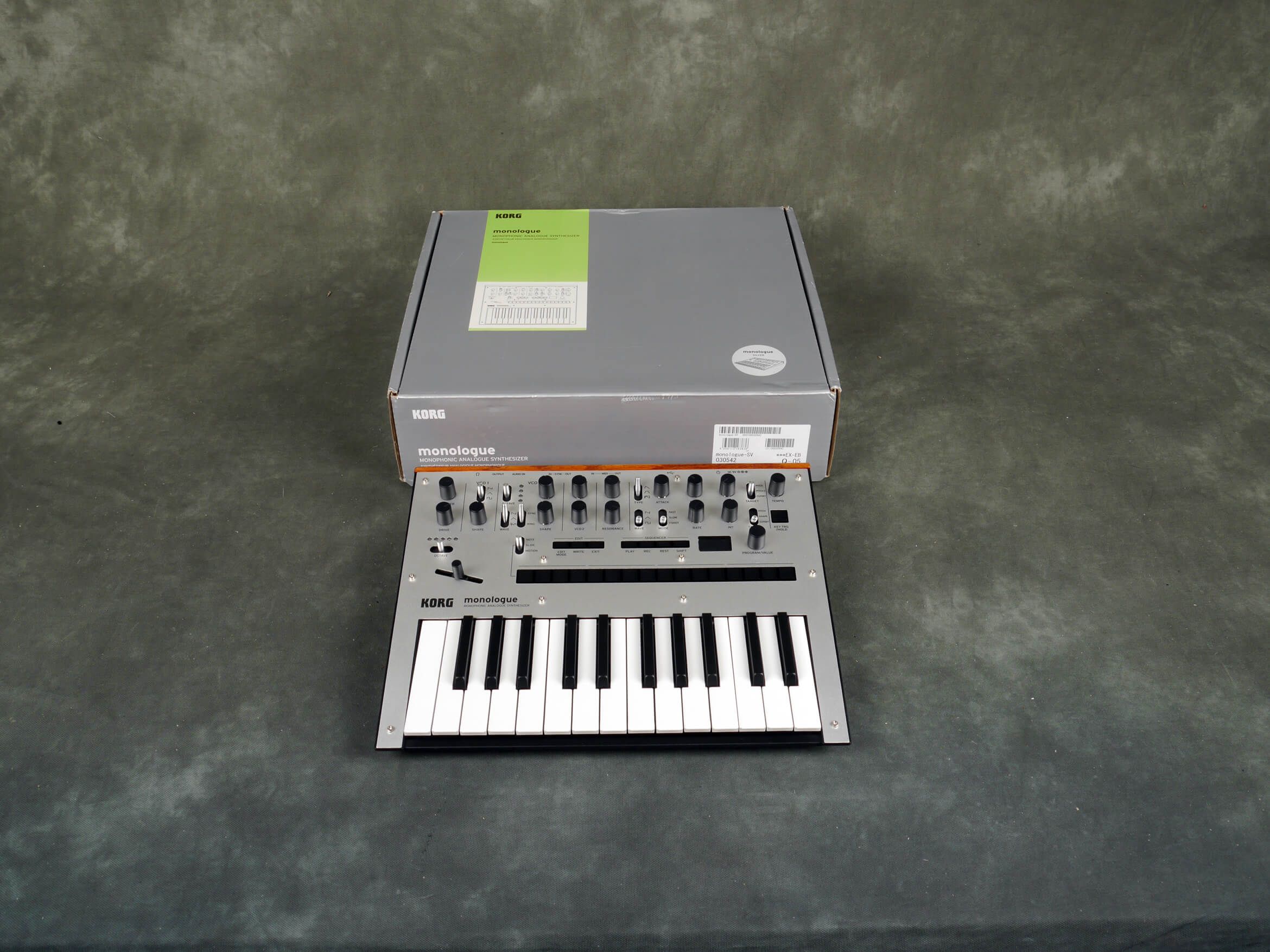 Monologue Analogue Synthesizer Silver w/Box 2nd Hand Rich