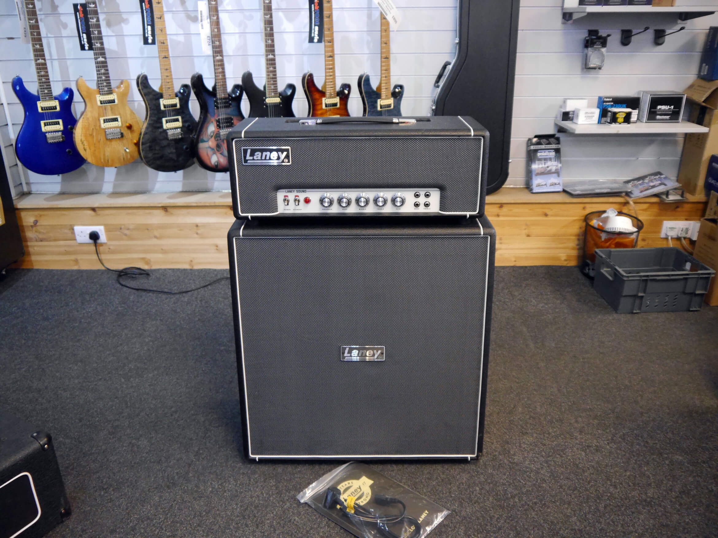 Laney LA30BL Black Country Amp Head and Cab 2nd Hand **UK SHIPPING