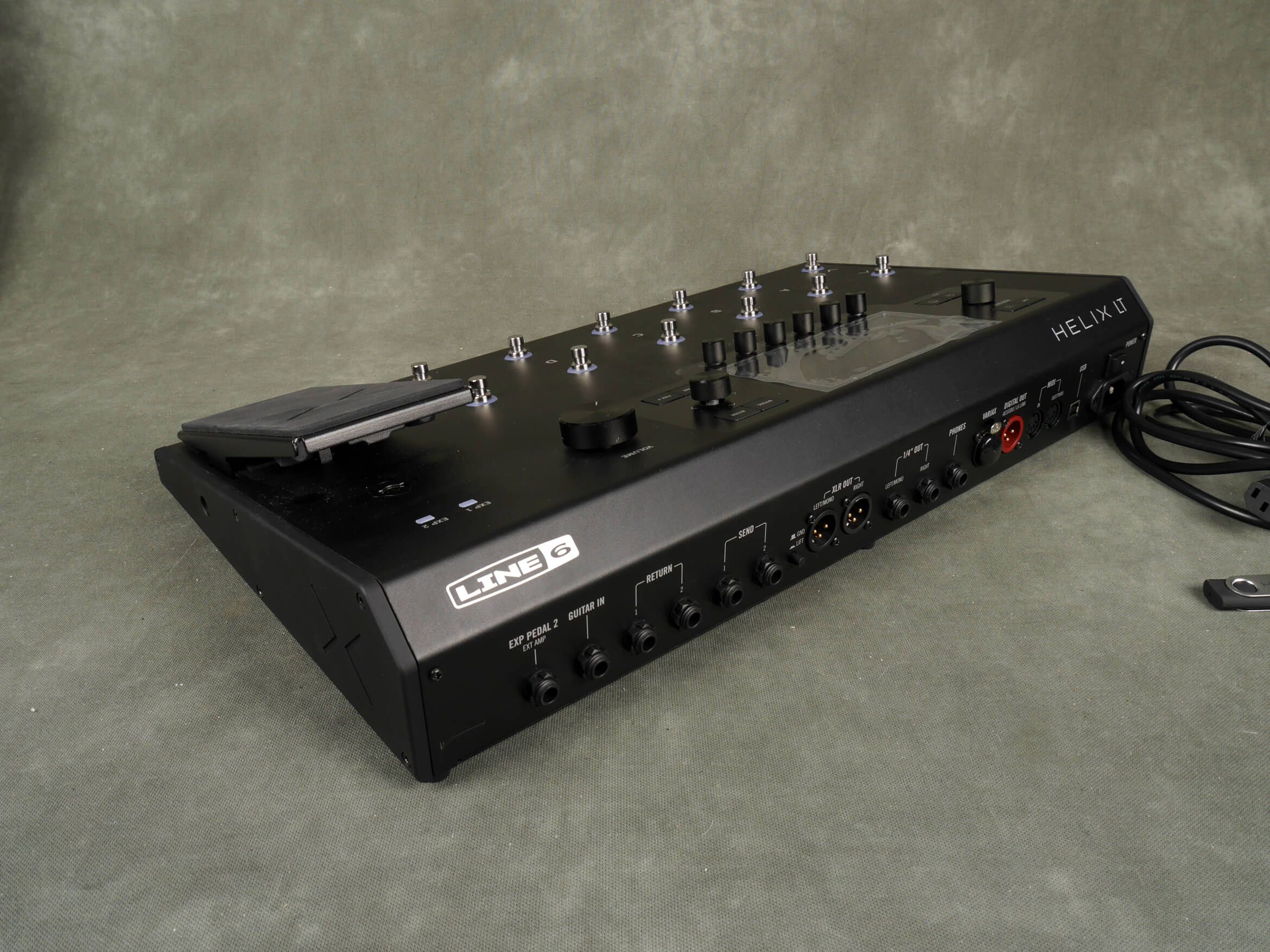 Line 6 Helix LT Modelling FX Floorboard w/Box 2nd Hand Rich Tone Music