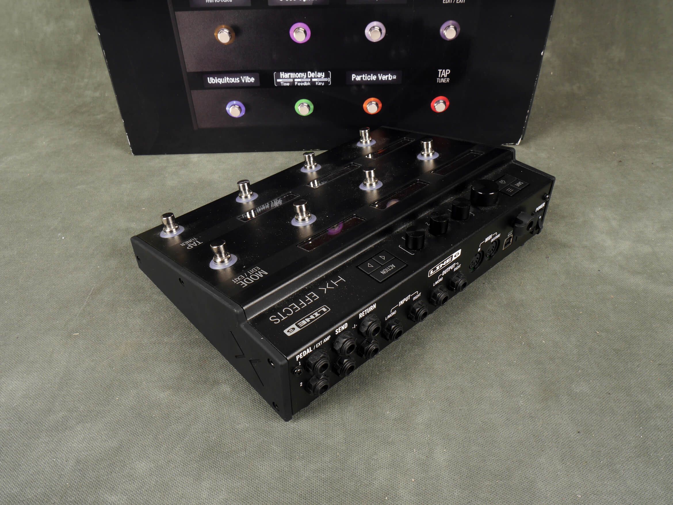 Line 6 HX Effects Pedalboard w/Box & PSU 2nd Hand Rich Tone Music