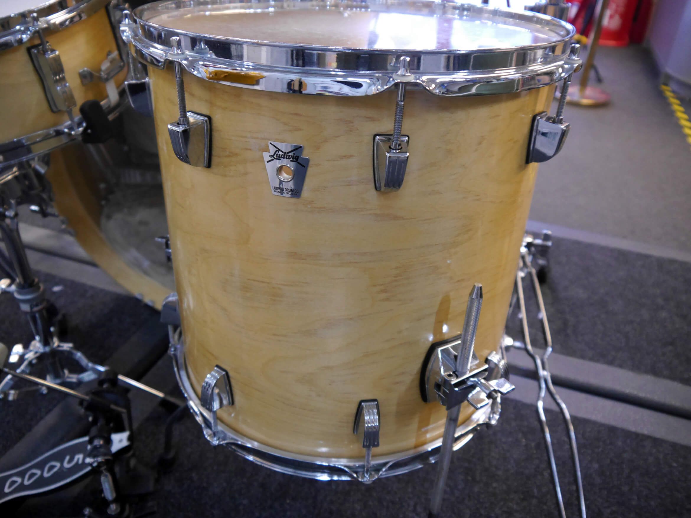 Ludwig USA Classic Maple 5 Piece Drum Kit, Hardware Natural w/Case