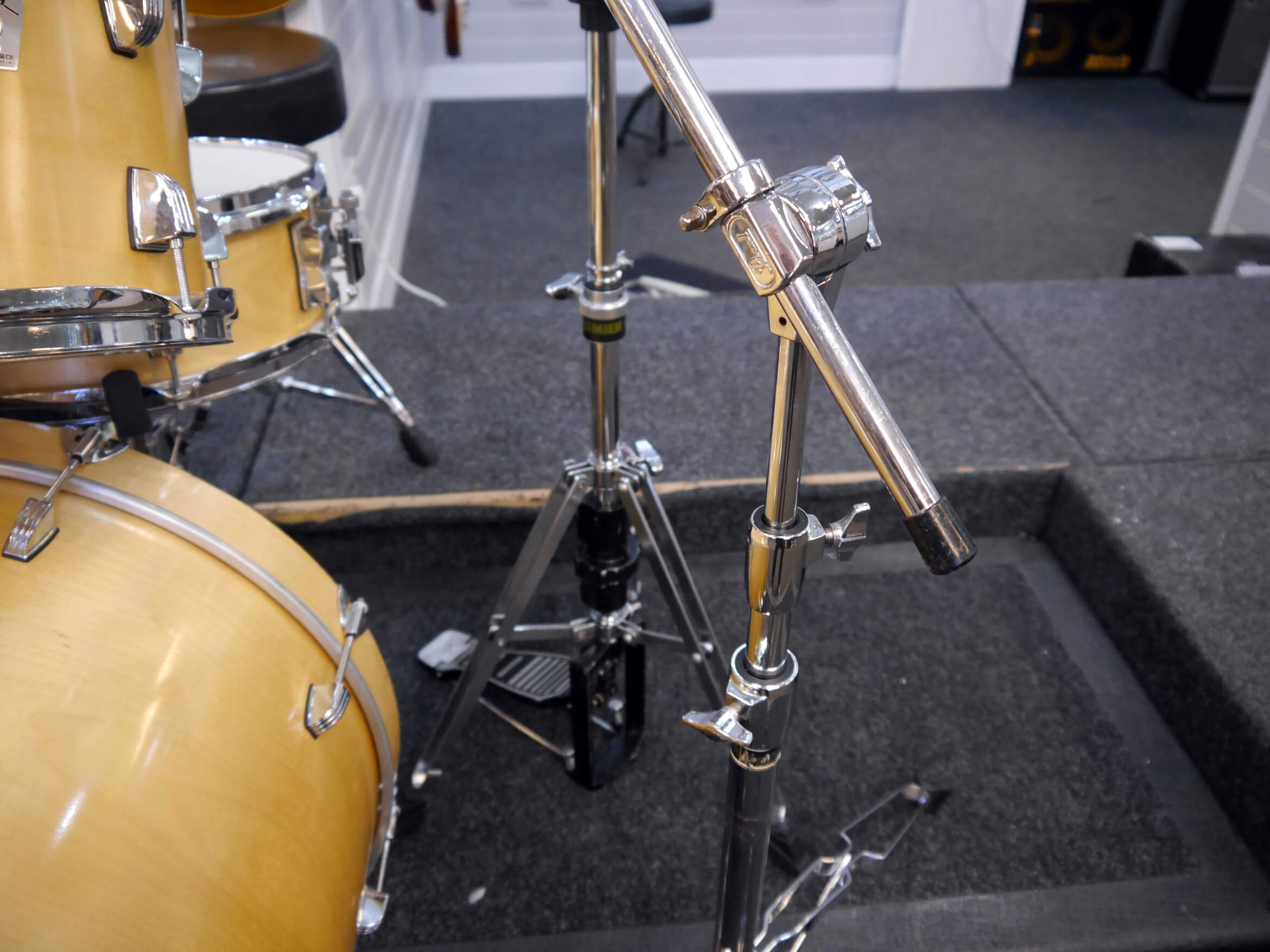 Ludwig USA Classic Maple 5 Piece Drum Kit, Hardware Natural w/Case