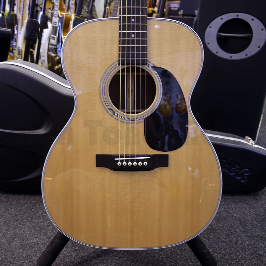 Martin 00028 Acoustic w/ Fishman Pickup Fitted & Case 2nd Hand