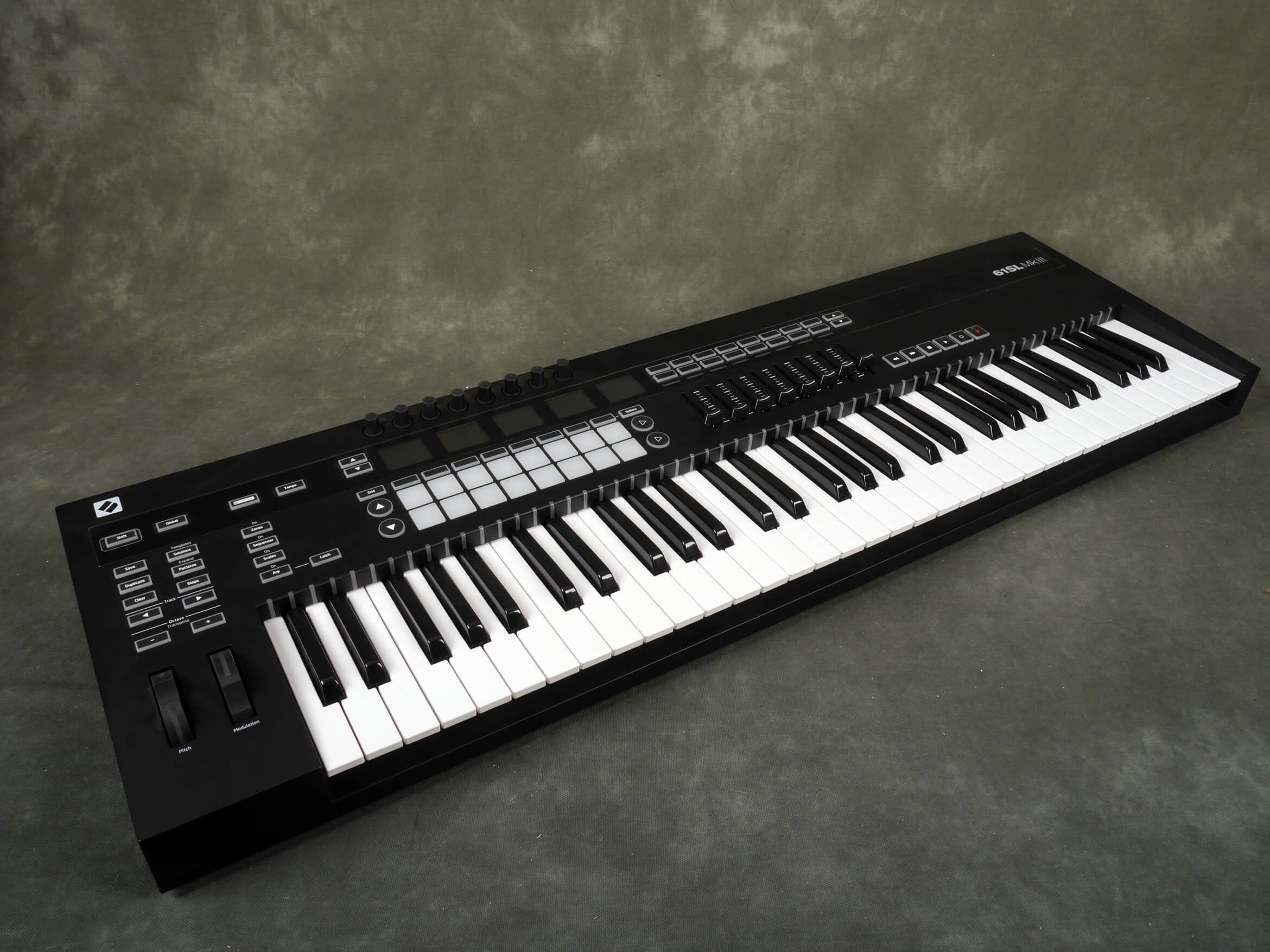Novation 61 SL MKIII Controller Keyboard w/Box & PSU 2nd Hand Rich