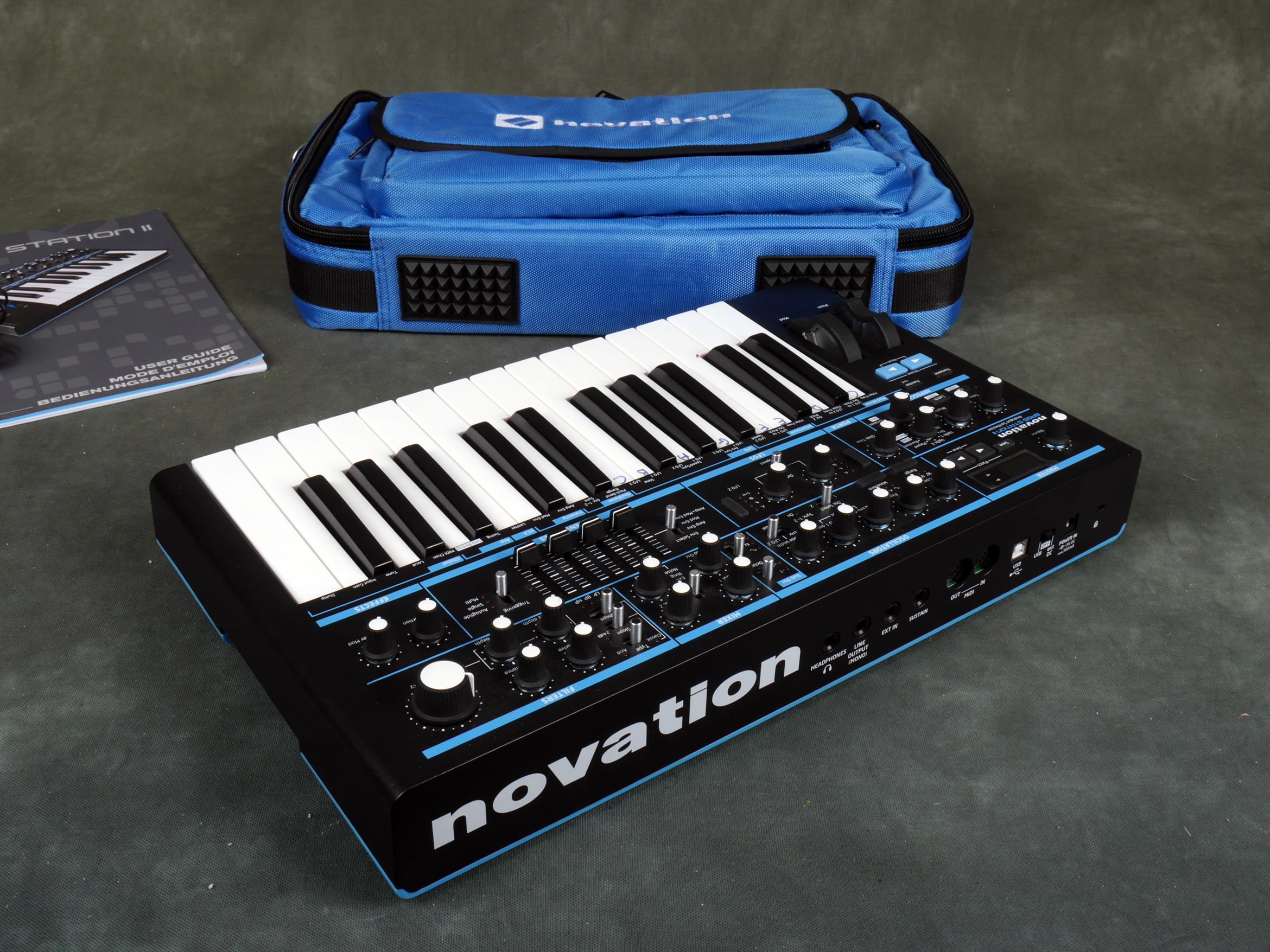Novation Bass Station II Analogue Synthesizer w/Gig Bag 2nd Hand