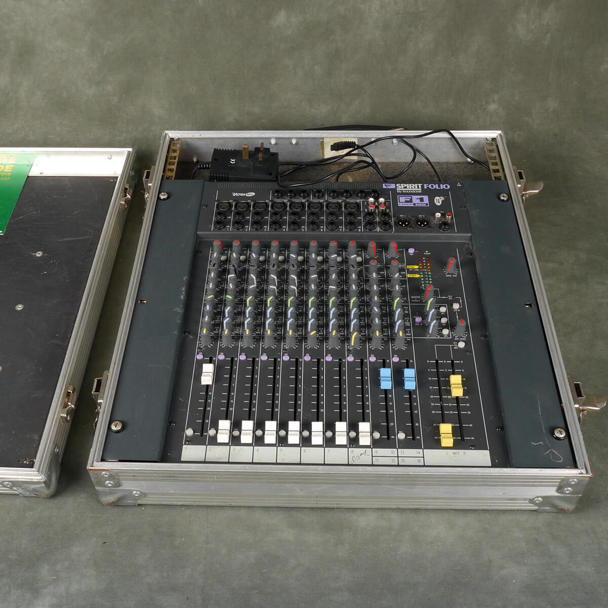 Soundcraft Spirit Folio 16/2 F1 Mixer w/Flight Case - 2nd Hand | Rich ...