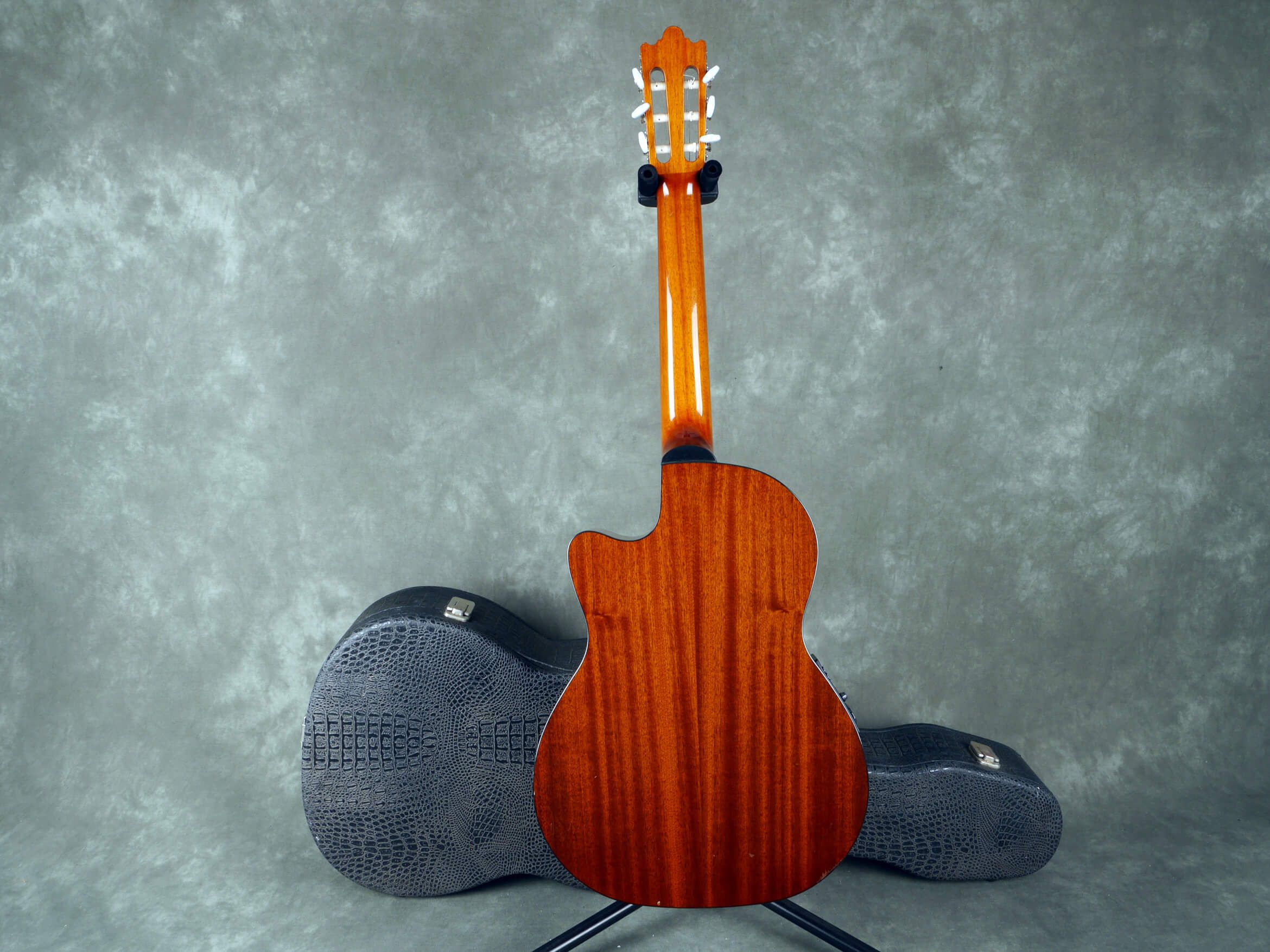 Harley Benton HBCG500CE ElectroClassical Guitar Natural w/Case 2nd