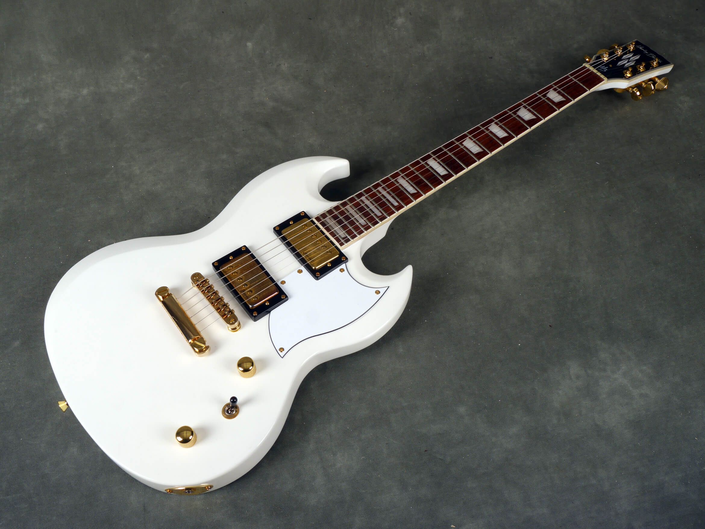 Harley Benton DC Custom White 2nd Hand Rich Tone Music