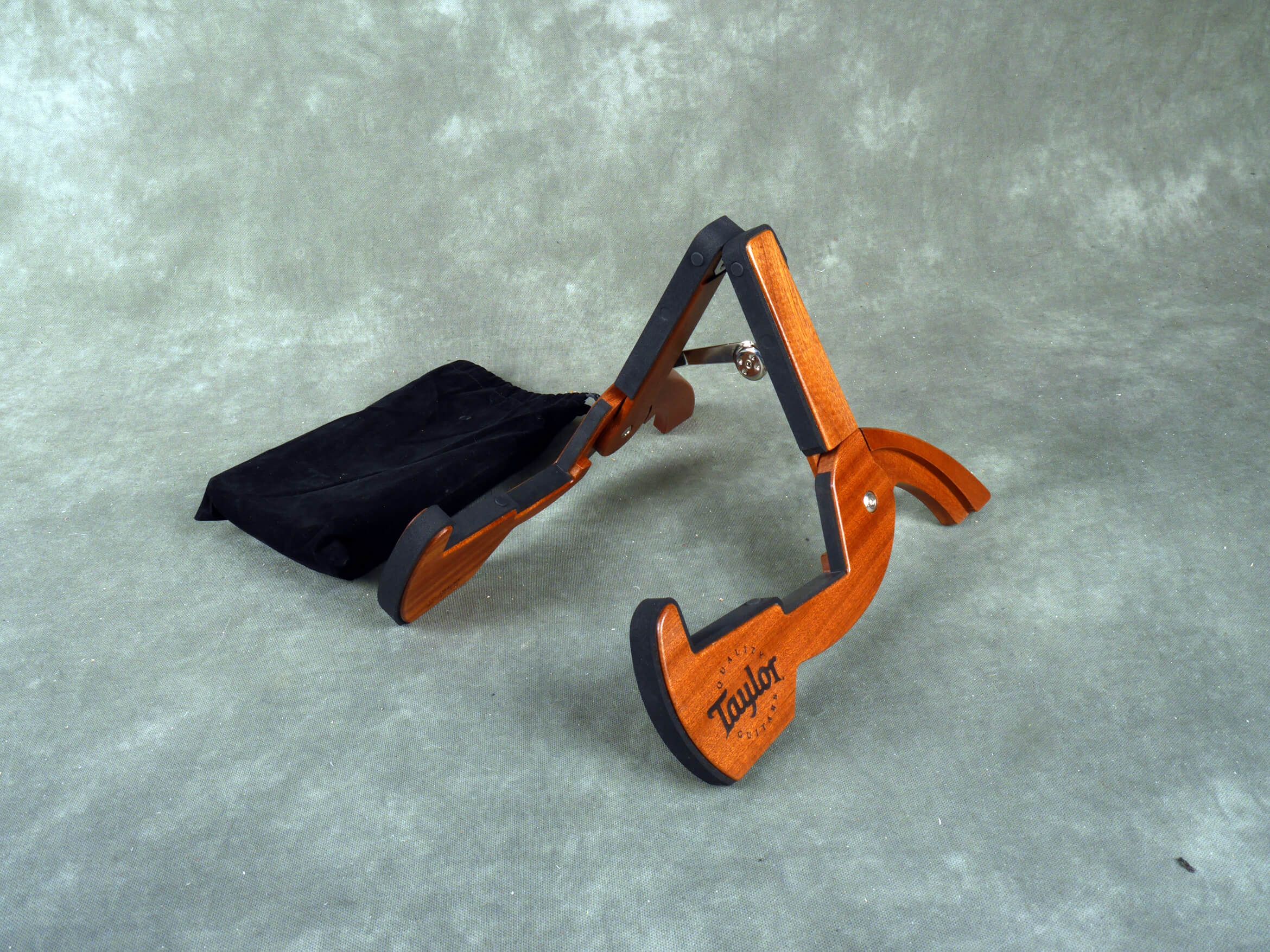 Taylor Guitar Stand w/Bag 2nd Hand Rich Tone Music