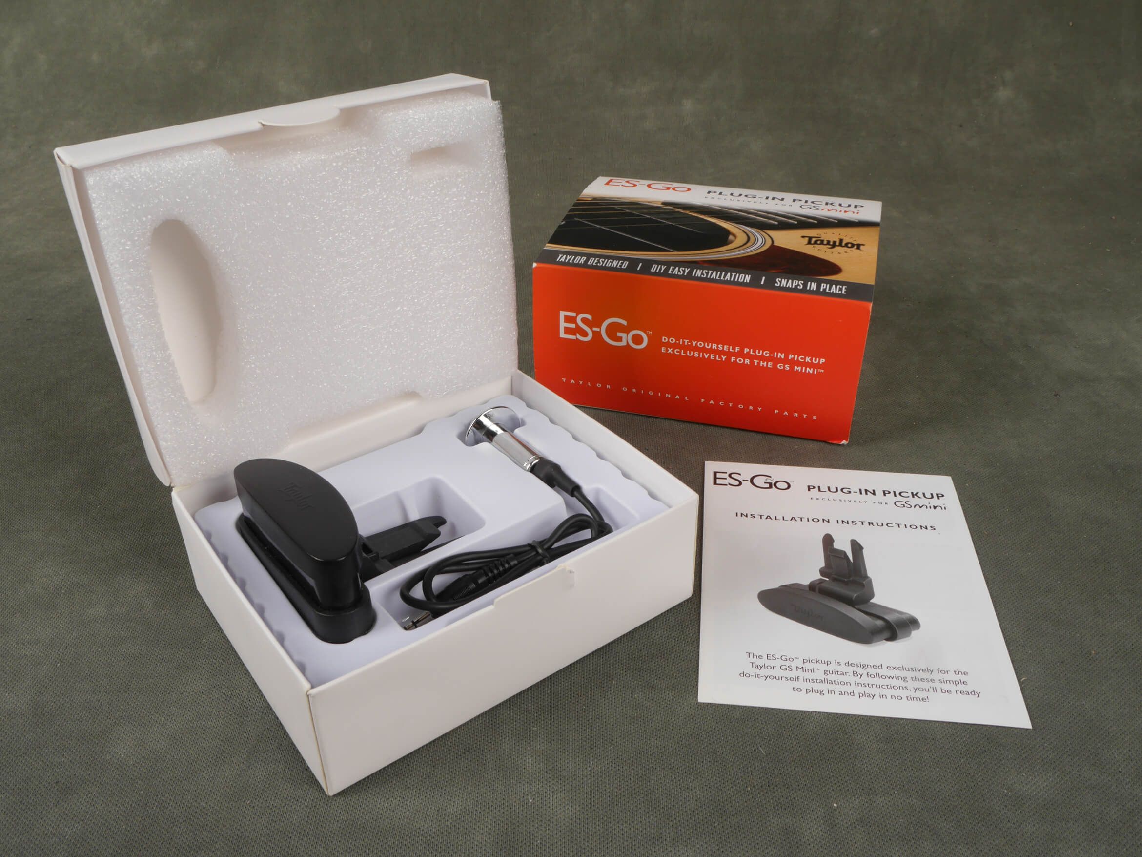 Taylor ESGO Acoustic Pickup w/Box 2nd Hand Rich Tone Music