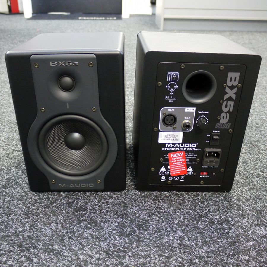 MAudio BX5a Deluxe Studio Monitor Pair 2nd Hand Rich Tone Music