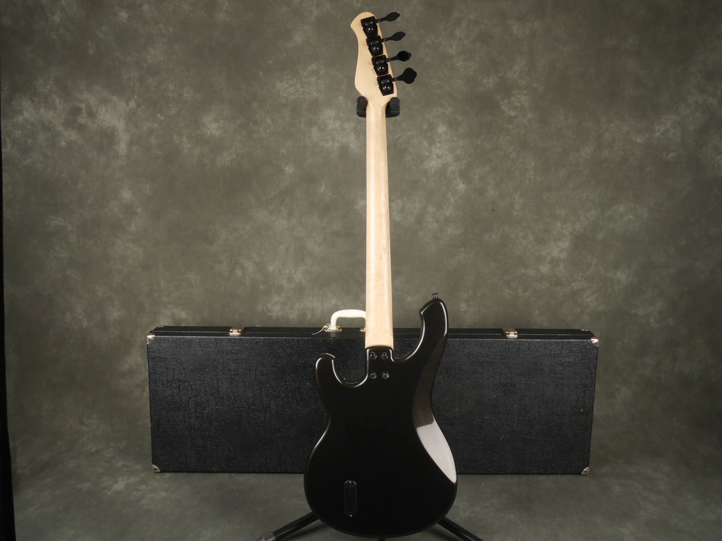 Retrovibe Barracuda PH Electric Bass Guitar Black w/Hard Case 2nd